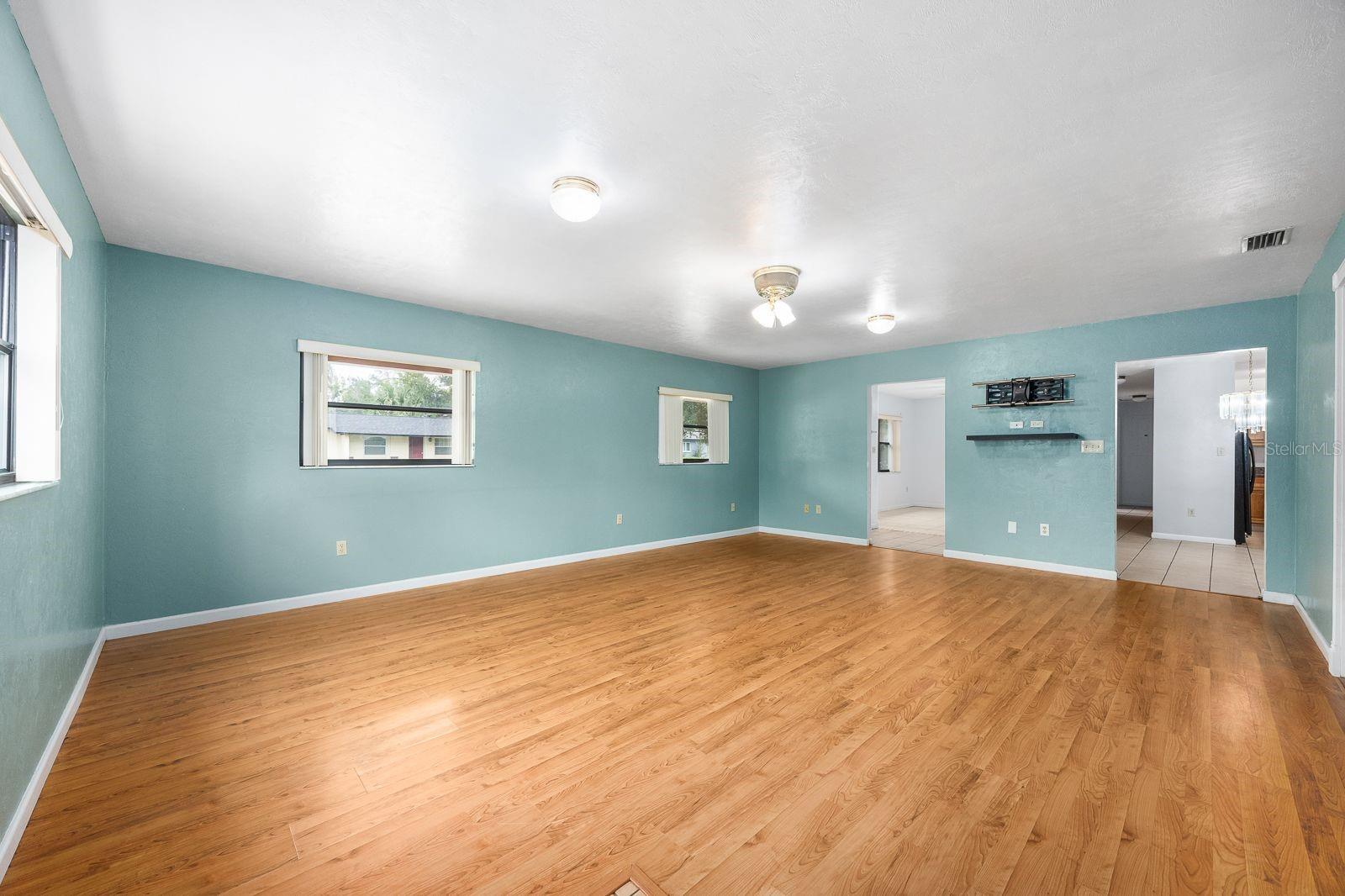 Image 23 of 39 For 4617 1st Avenue