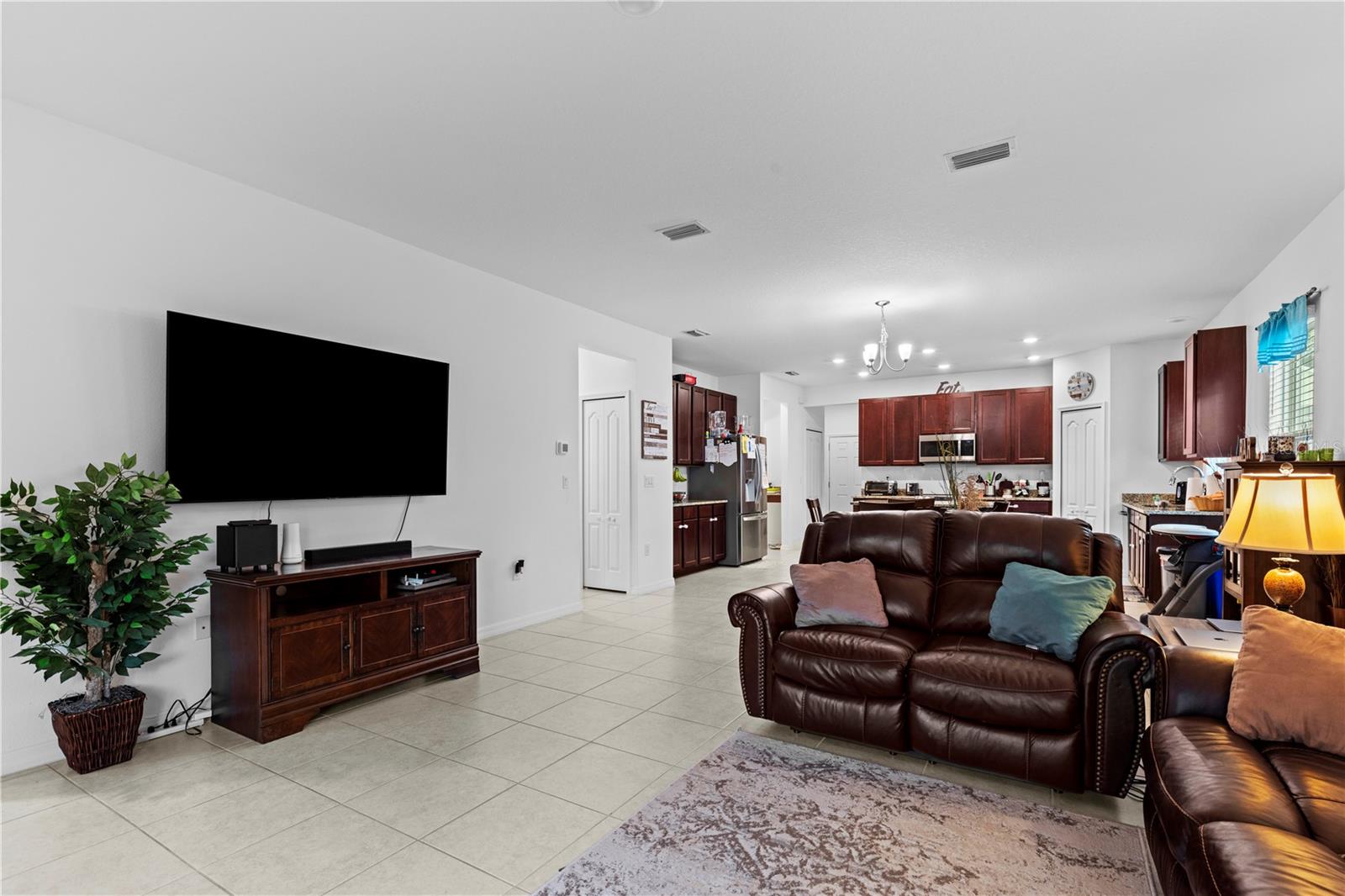 Image 6 of 20 For 24656 7th Lane