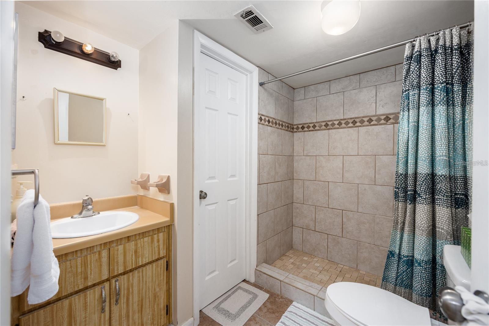 Image 19 of 27 For 4704 67th Terrace