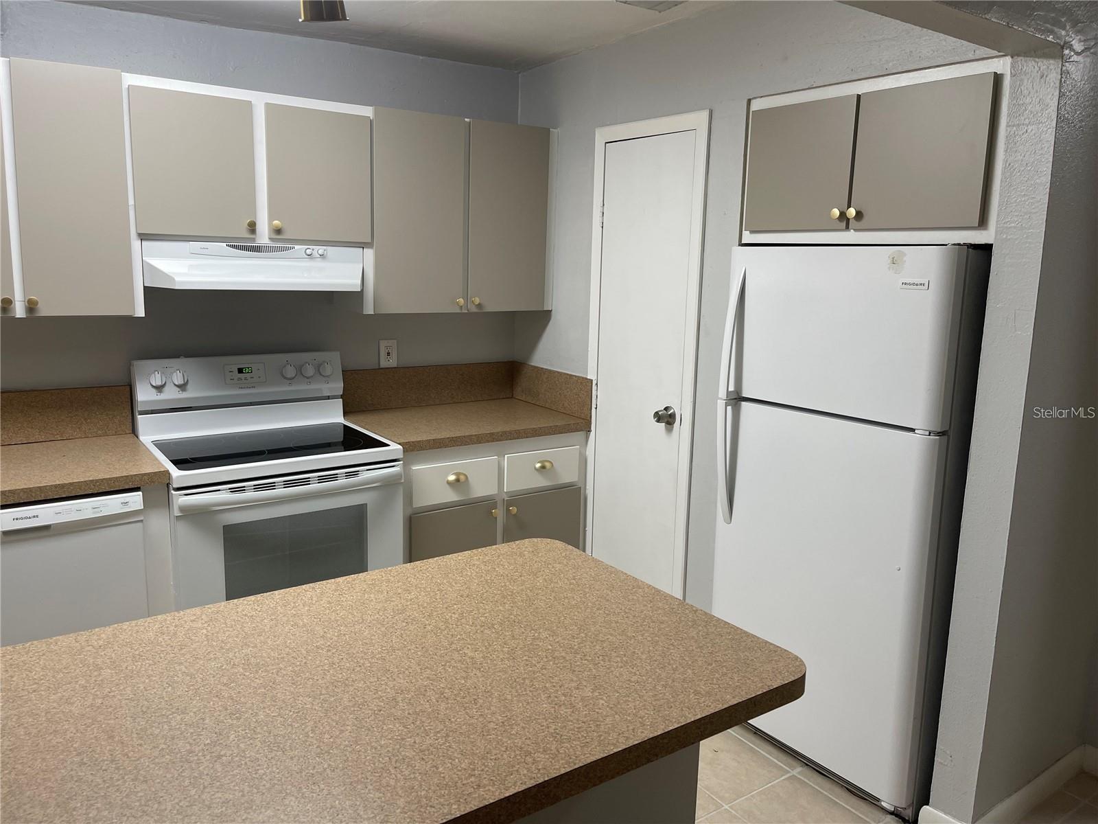 Image 9 of 12 For 2811 Archer Road R144