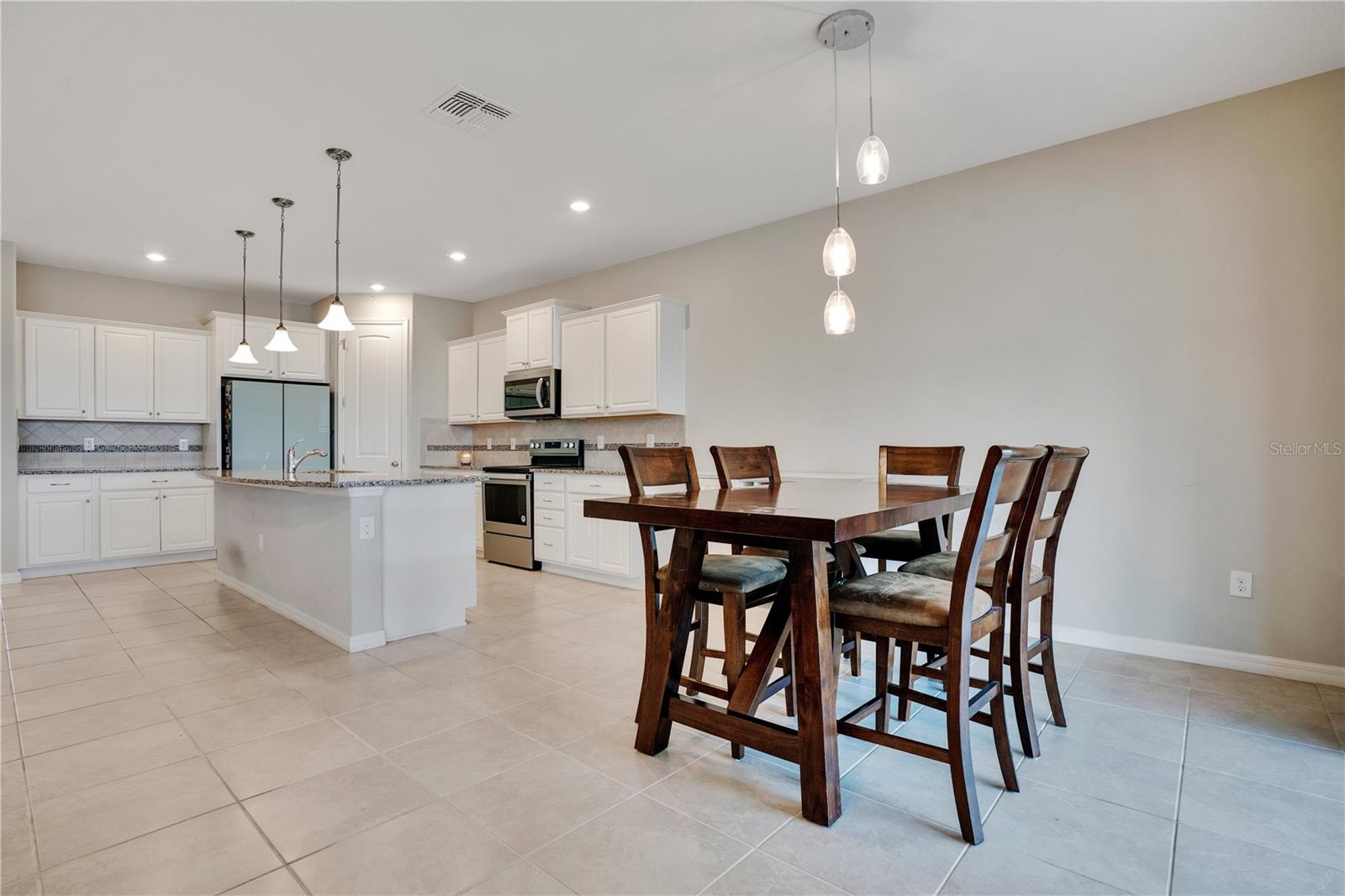 Image 12 of 41 For 707 Citrus Isle Drive
