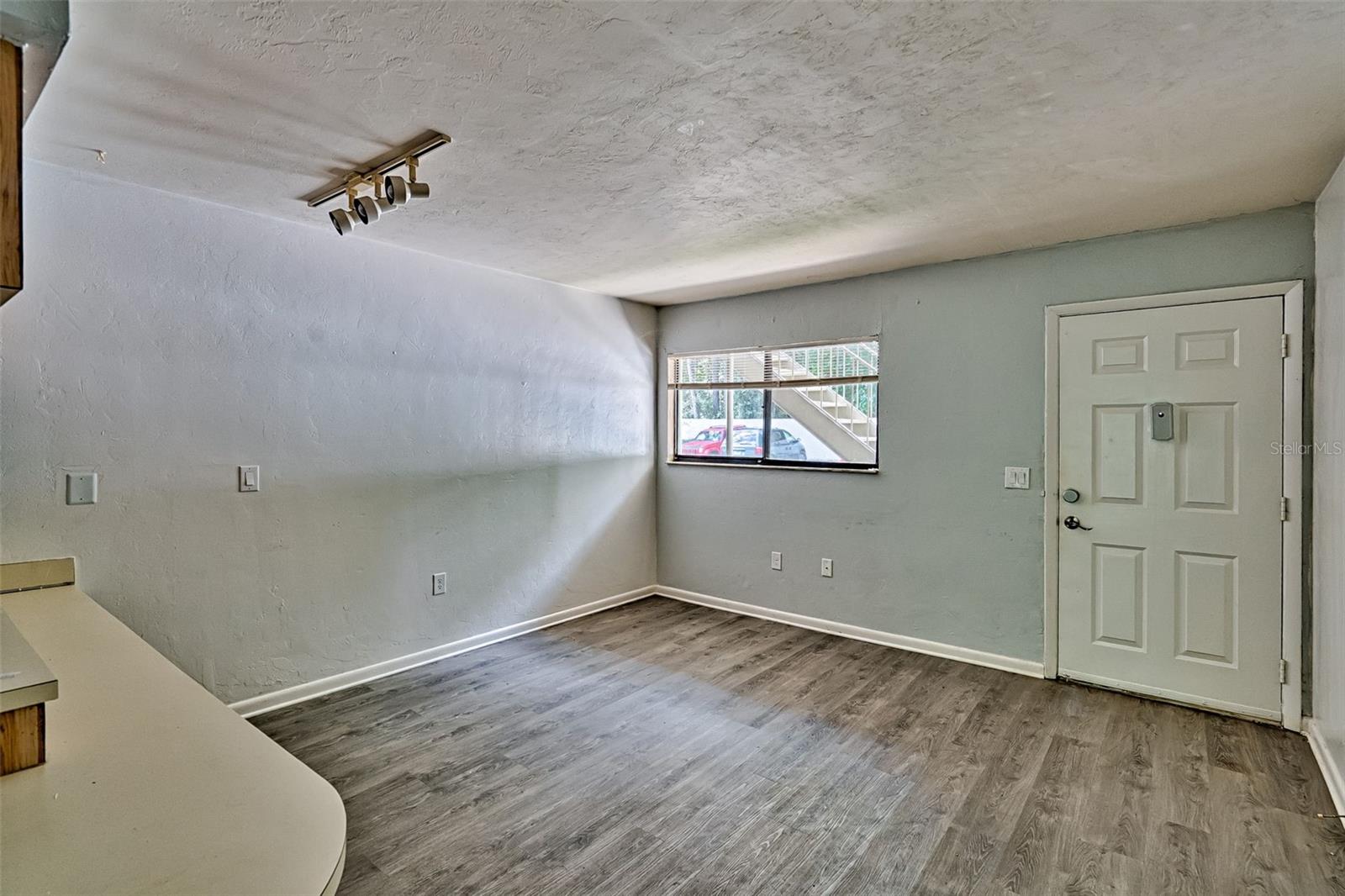 Image 4 of 20 For 1923 23rd Boulevard 115