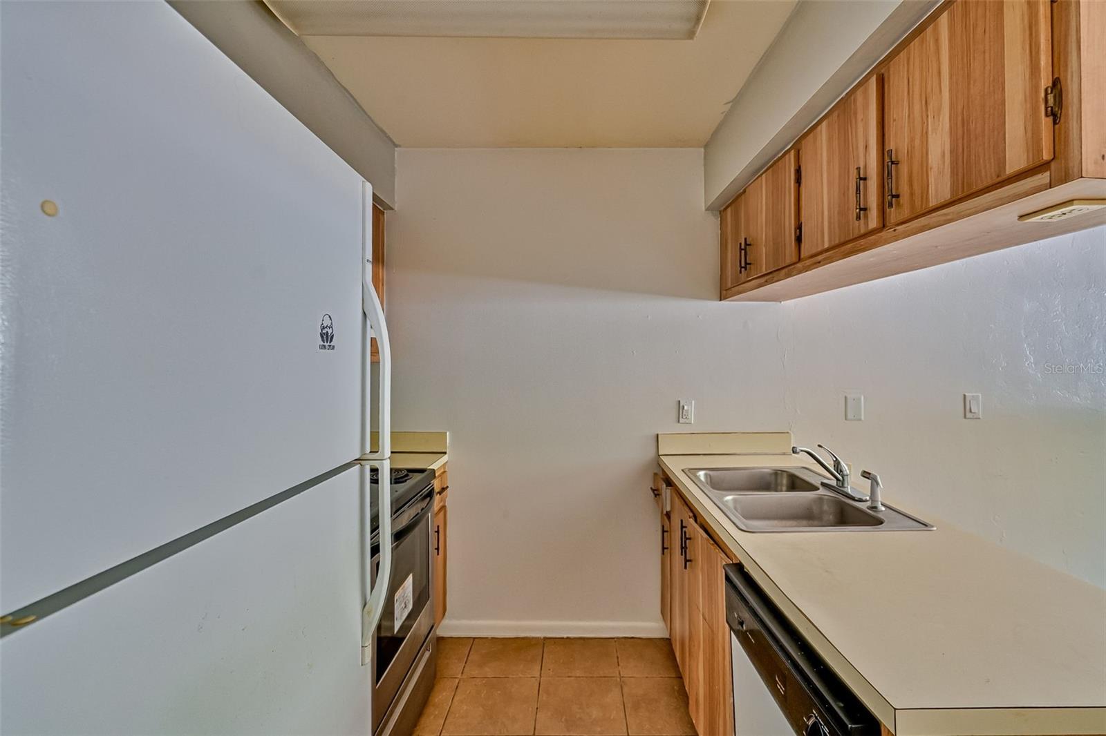 Image 5 of 20 For 1923 23rd Boulevard 115