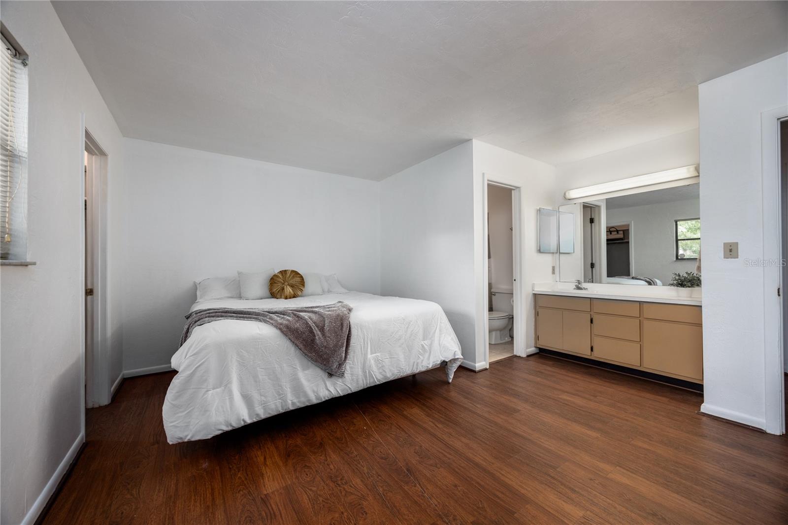 Image 16 of 45 For 6613 114th Lane