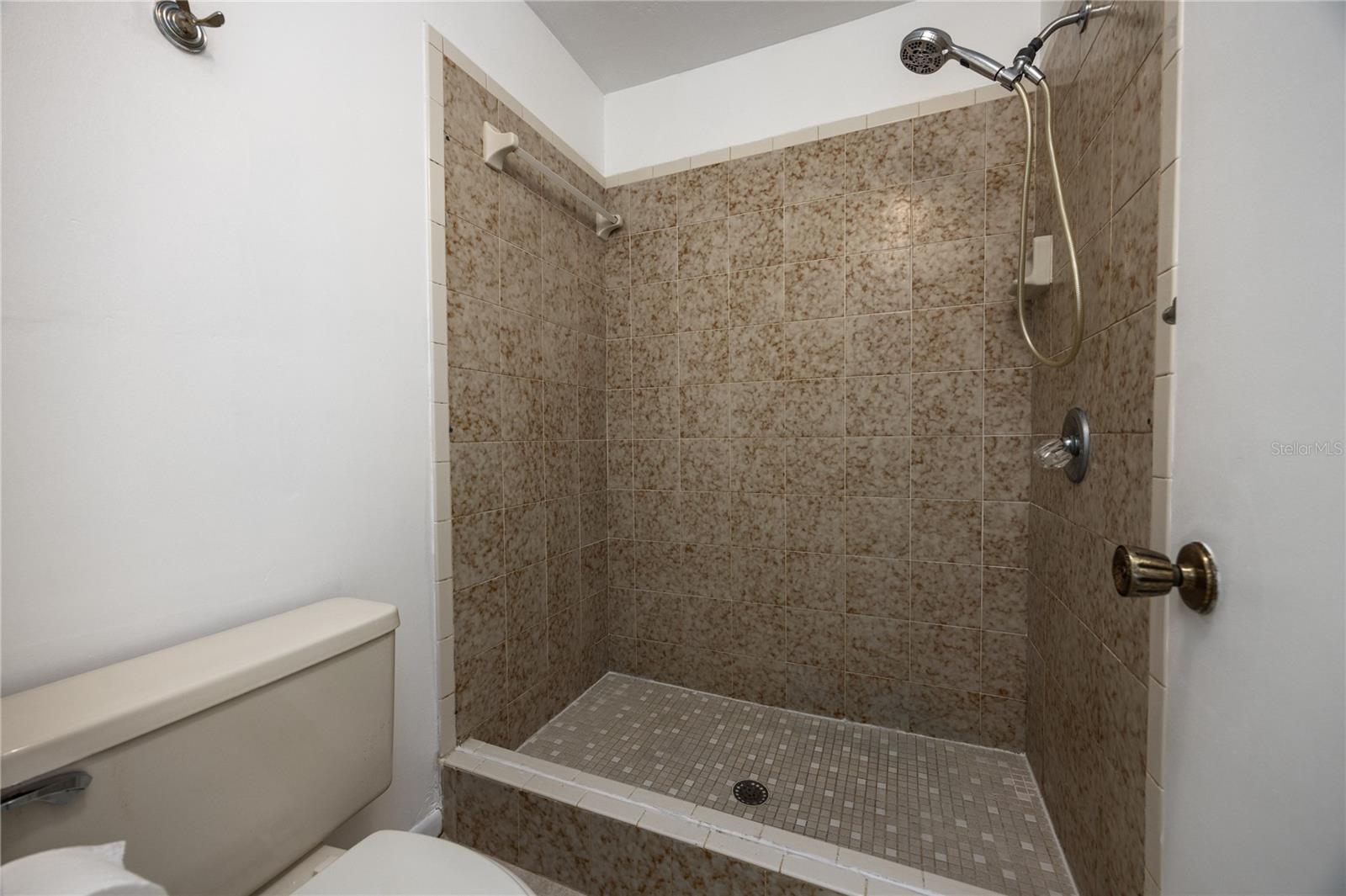 Image 24 of 45 For 6613 114th Lane