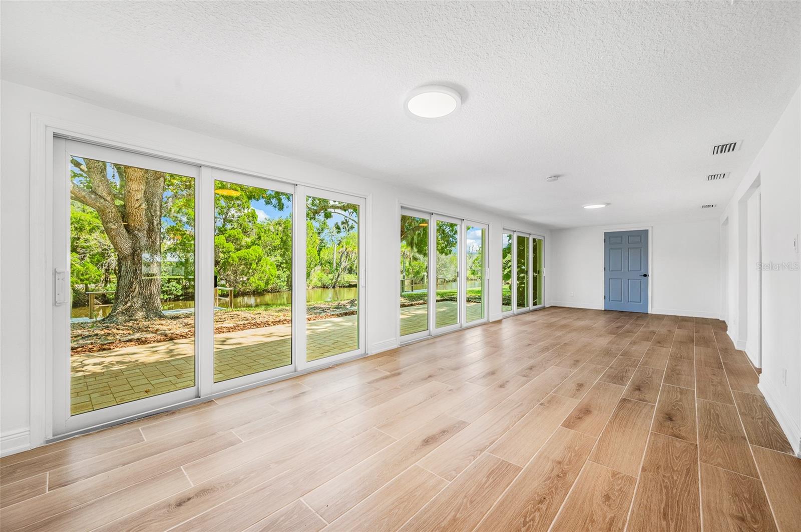 Image 12 of 29 For 11280 Bayshore Drive 66