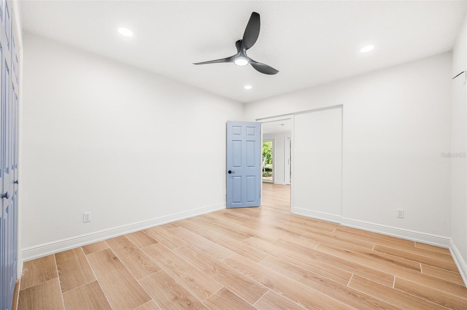 Image 20 of 29 For 11280 Bayshore Drive 66