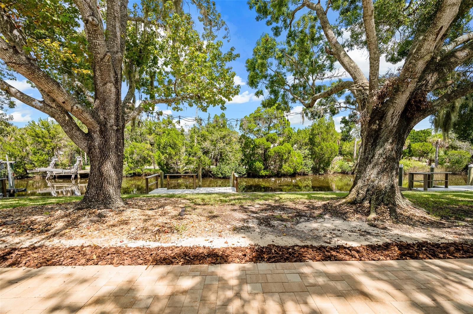 Image 24 of 29 For 11280 Bayshore Drive 66