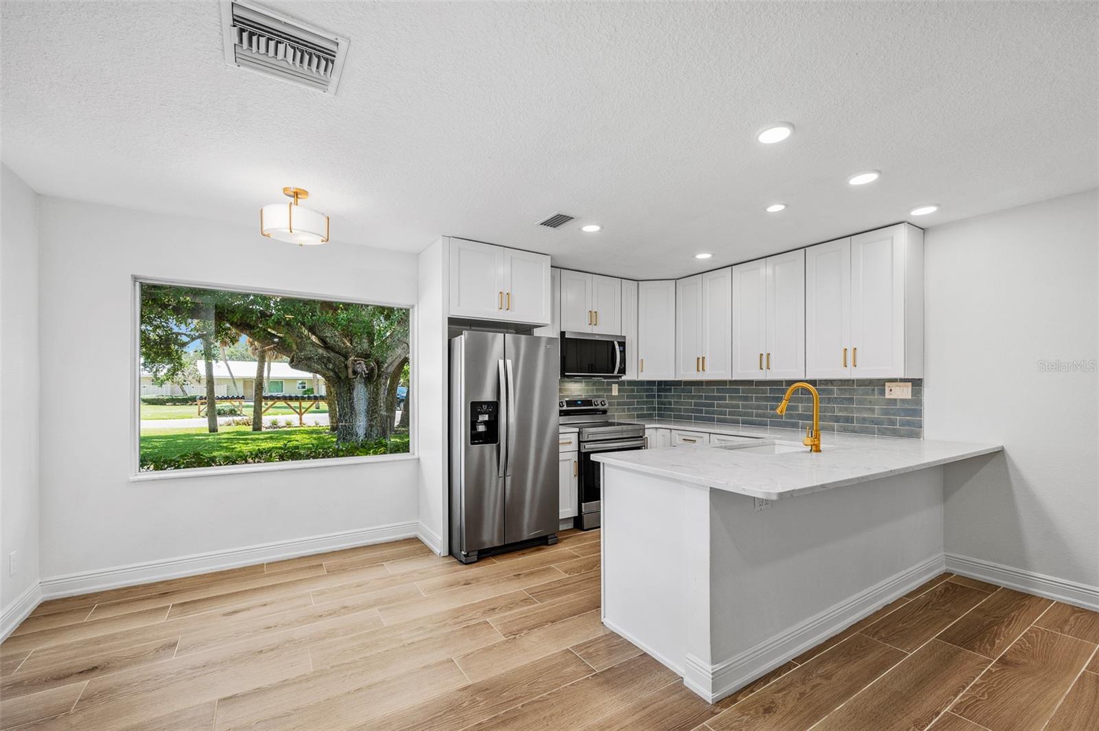 Image 7 of 29 For 11280 Bayshore Drive 66
