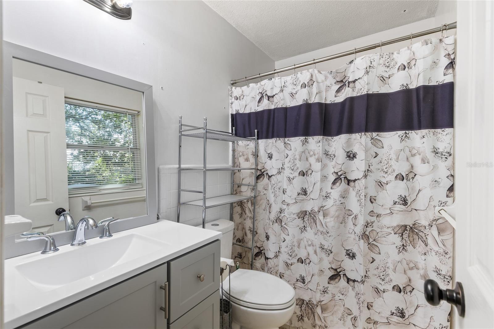 Image 20 of 47 For 3135 46th Avenue