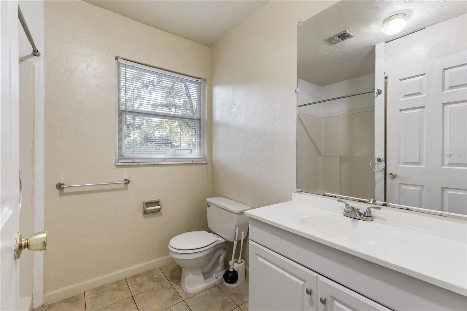 Image 33 of 47 For 3135 46th Avenue