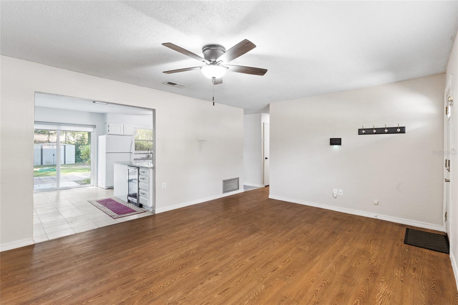 Image 9 of 47 For 3135 46th Avenue