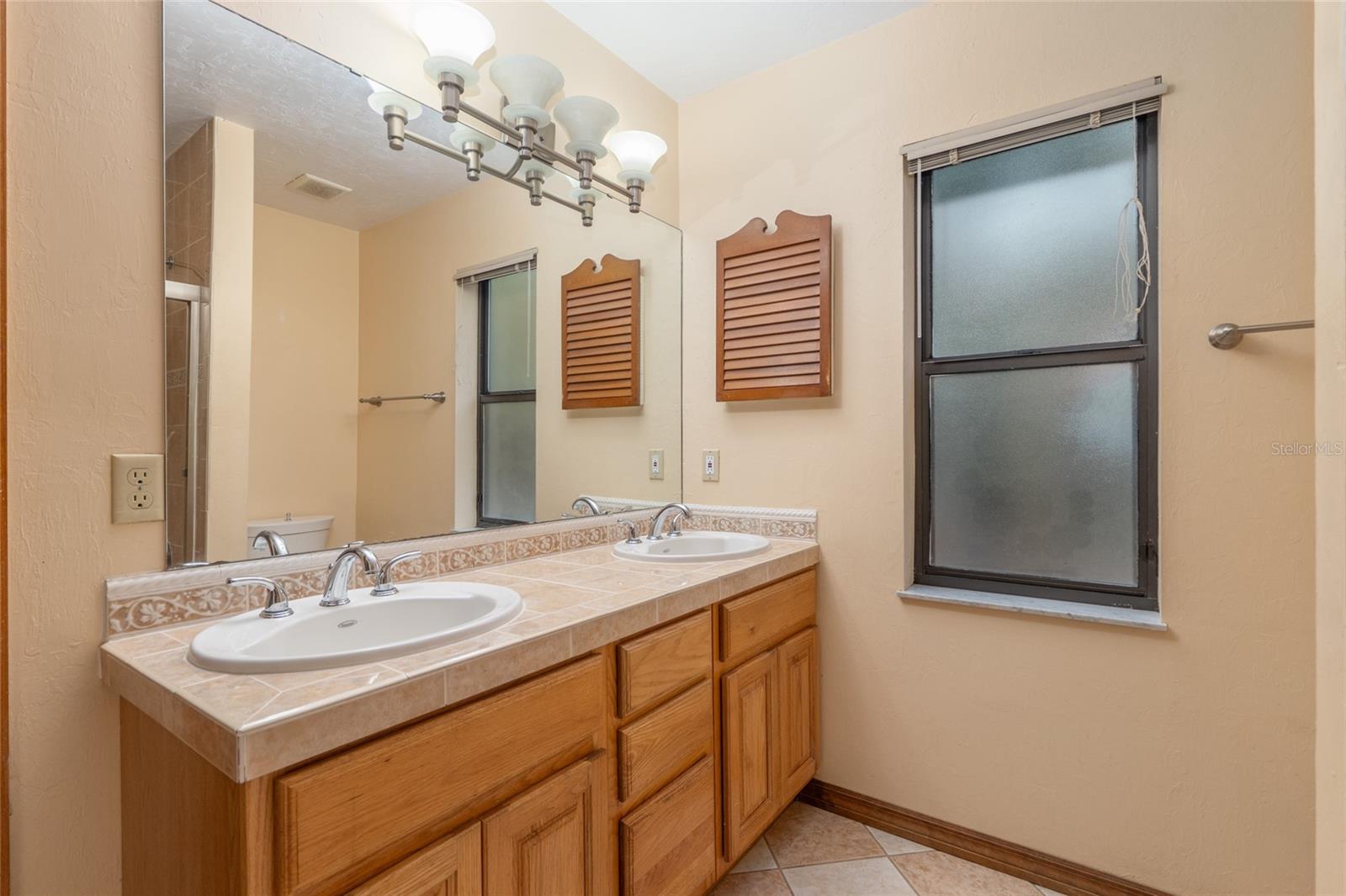 Image 62 of 100 For 5827 54th Way