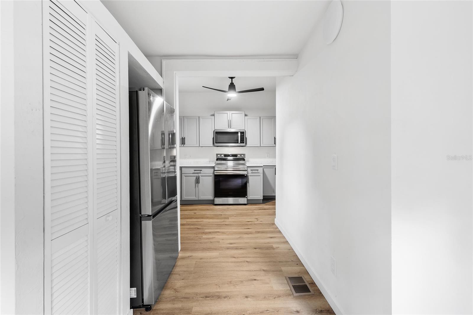 Image 10 of 32 For 14727 142nd Street