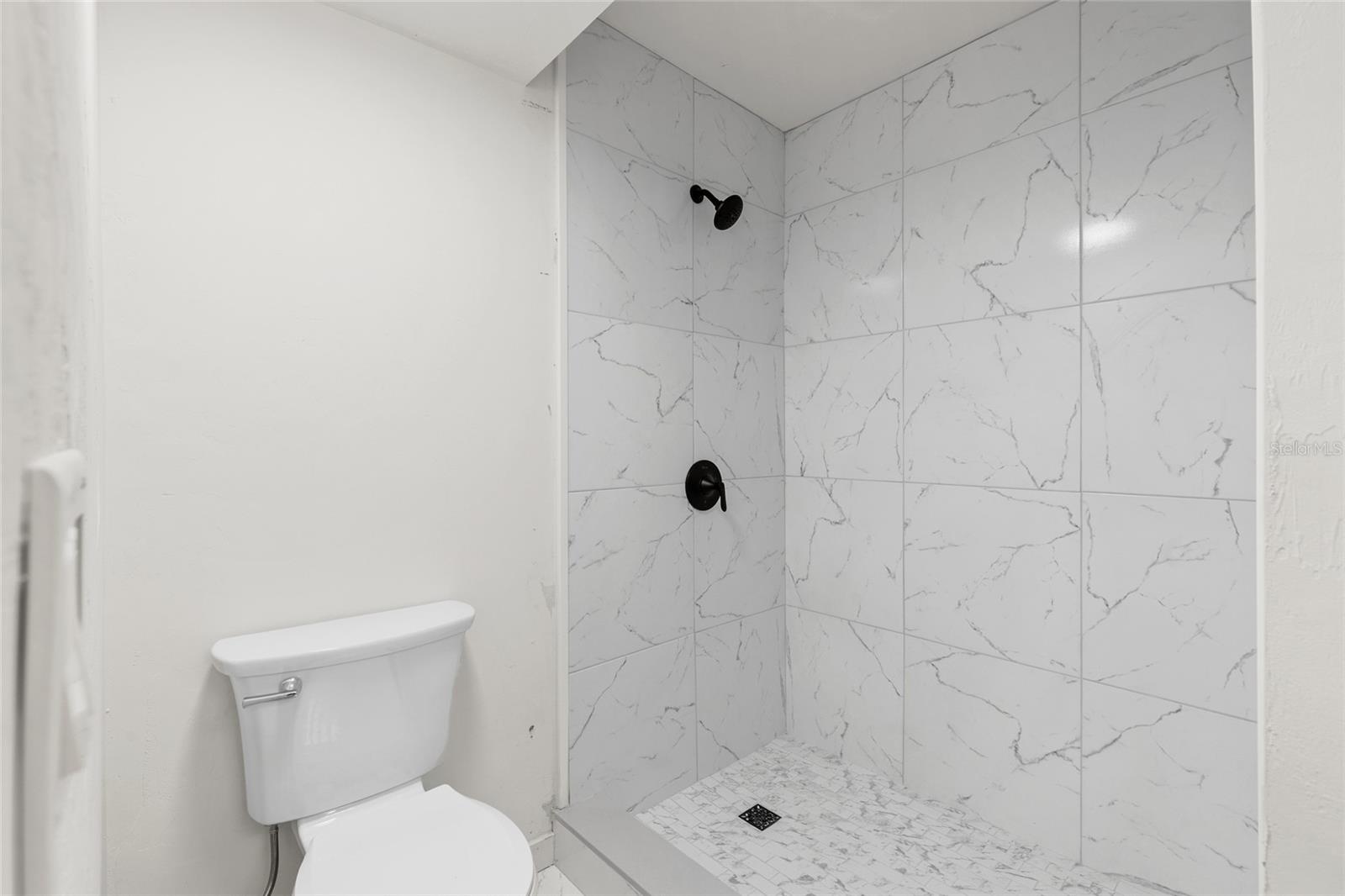 Image 18 of 32 For 14727 142nd Street