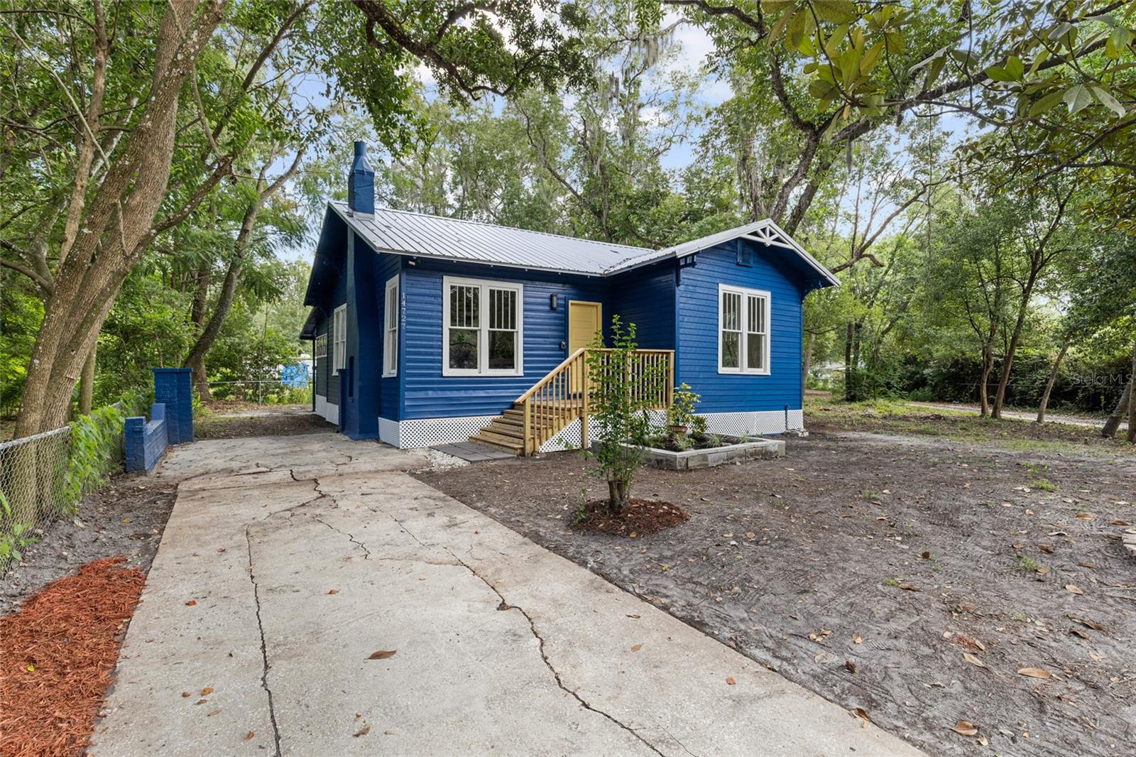 Image 23 of 32 For 14727 142nd Street