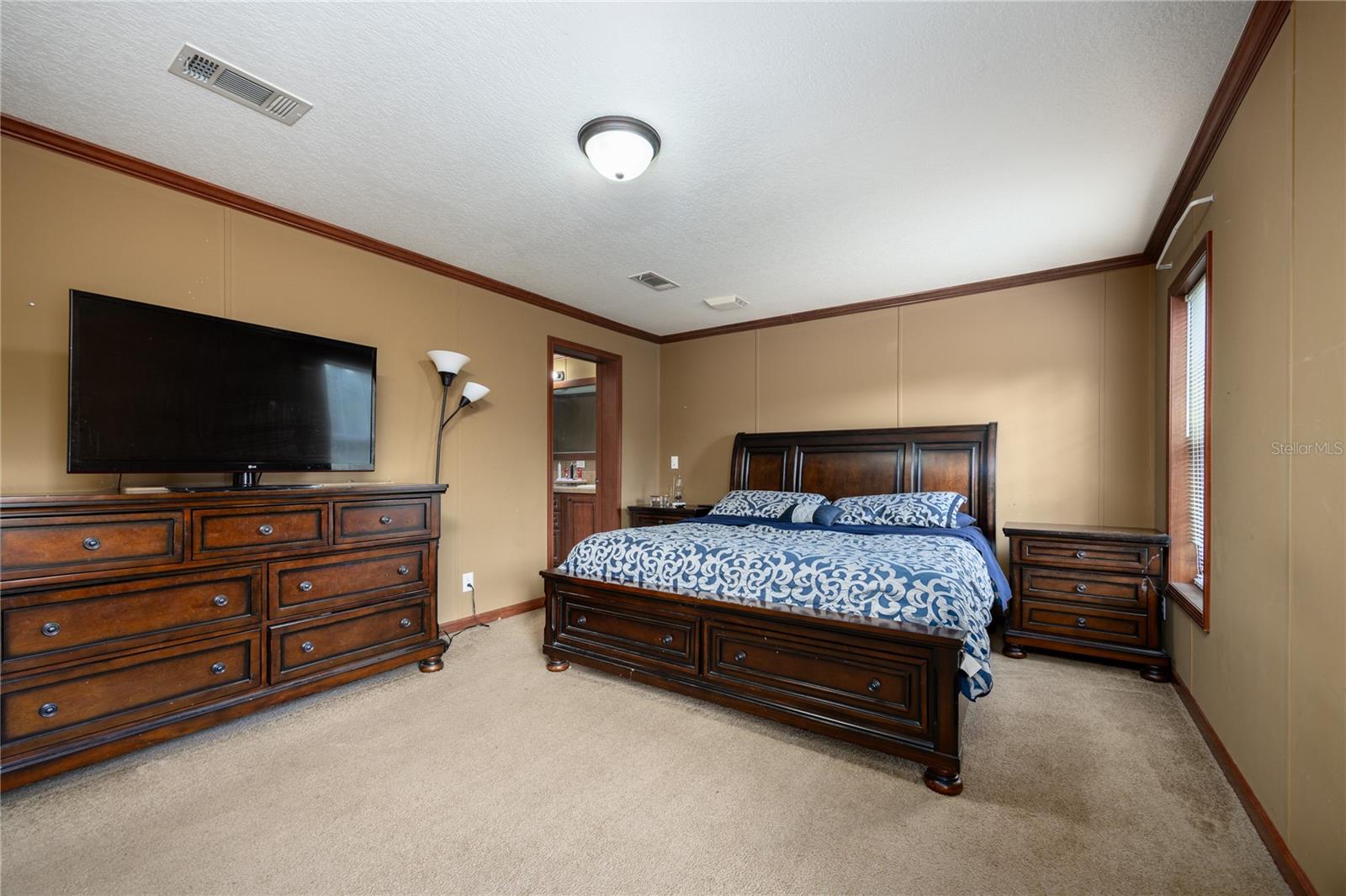 Image 21 of 37 For 7102 100th Avenue