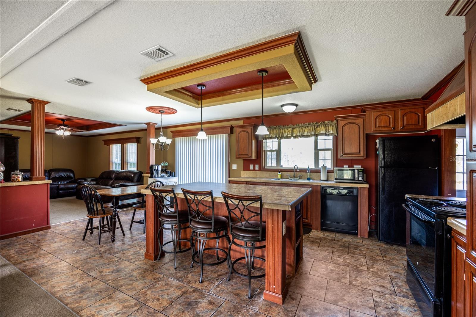 Image 7 of 37 For 7102 100th Avenue