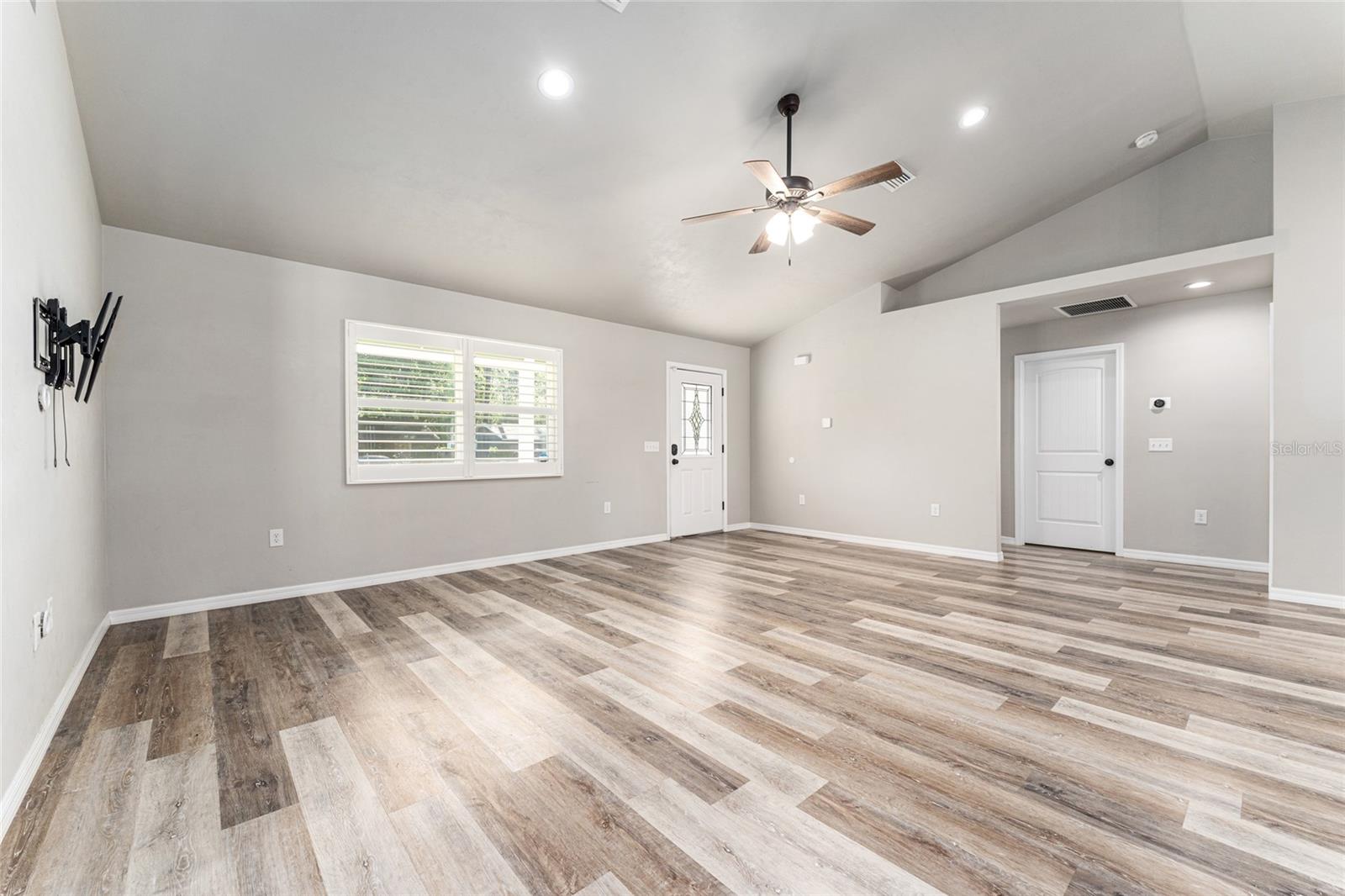 Image 15 of 52 For 4422 20th Terrace