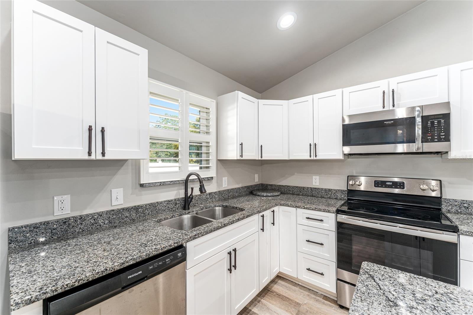 Image 22 of 52 For 4422 20th Terrace