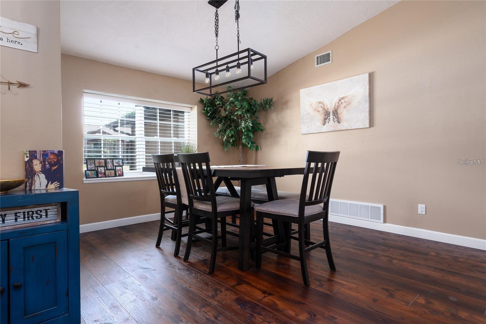 Image 4 of 12 For 78 Kingsley Circle