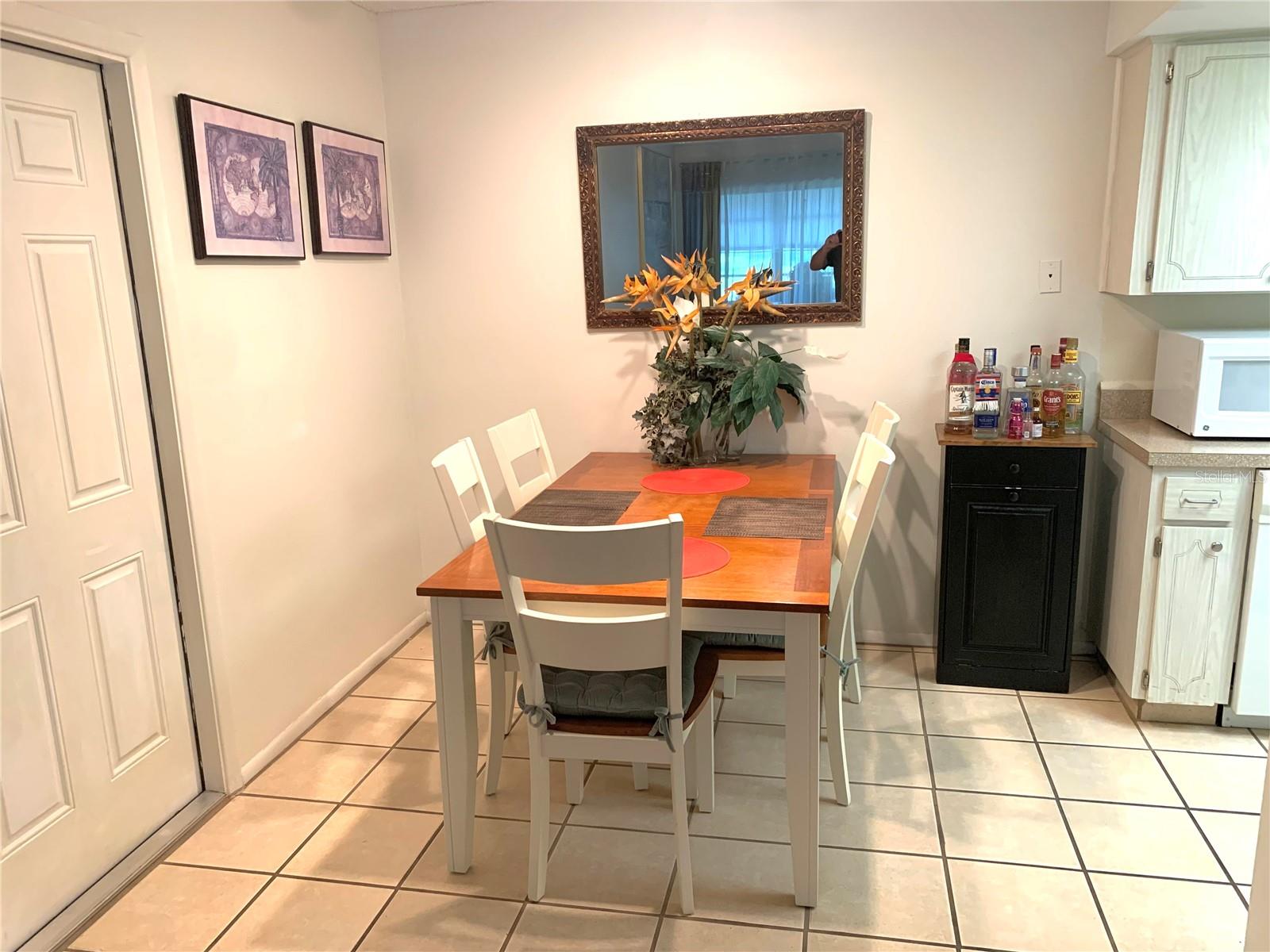 Image 12 of 27 For 2711 Sherbrooke Lane B