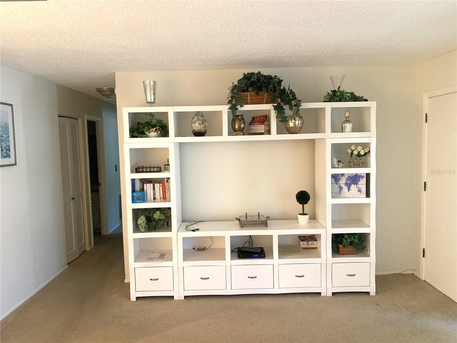 Image 19 of 27 For 2711 Sherbrooke Lane B