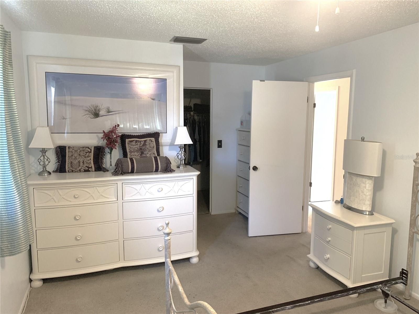 Image 22 of 27 For 2711 Sherbrooke Lane B