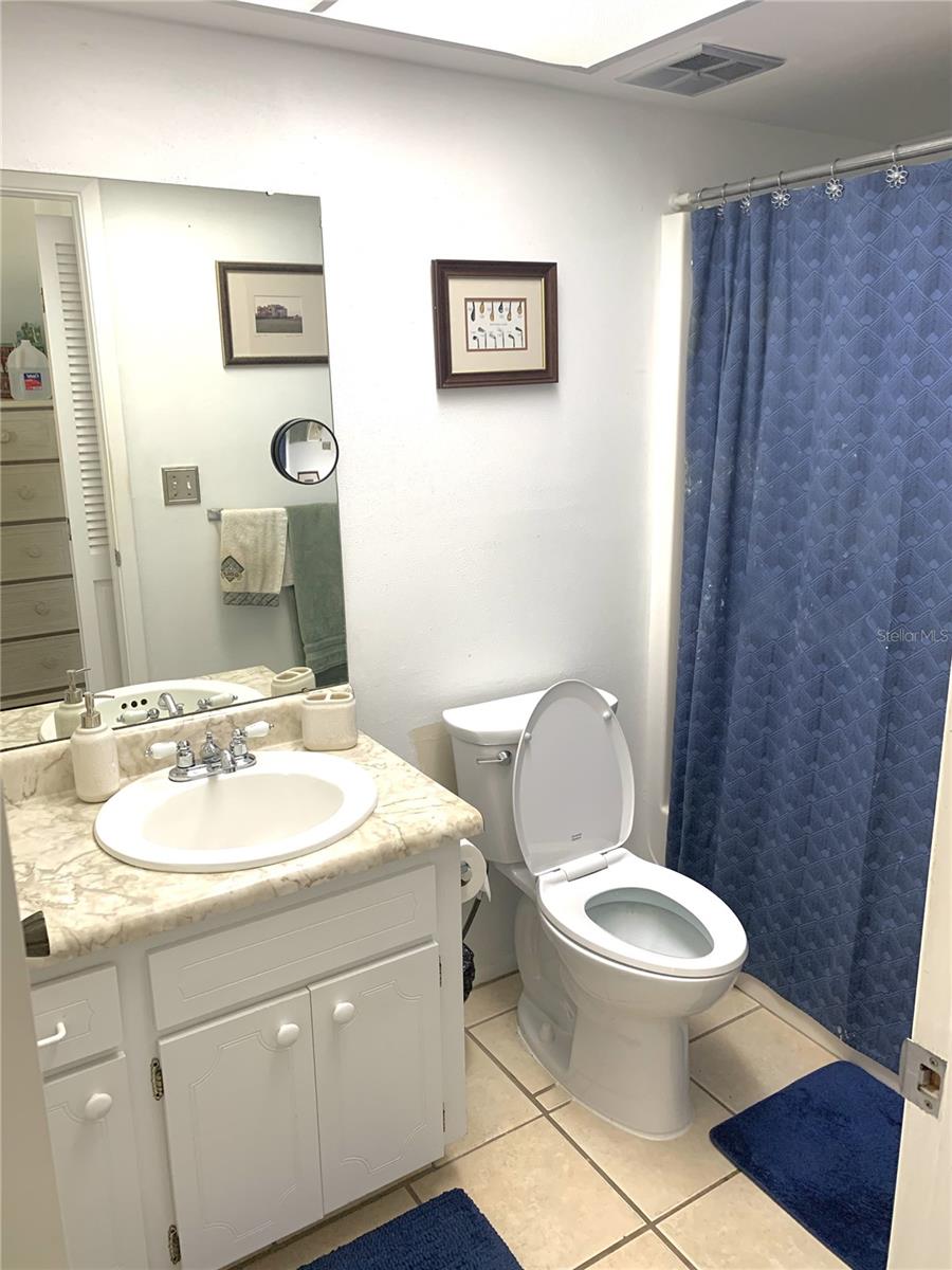 Image 24 of 27 For 2711 Sherbrooke Lane B