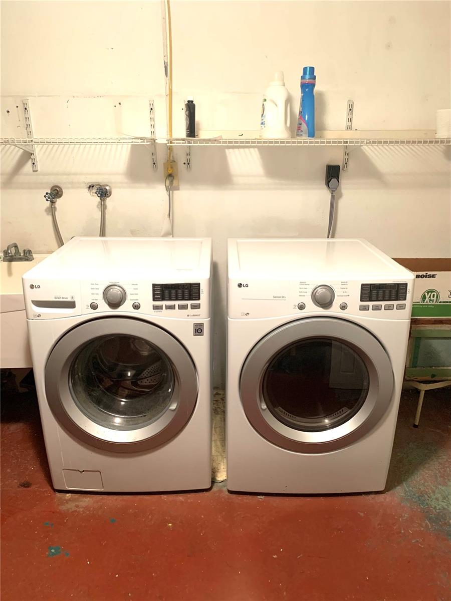 Image 26 of 27 For 2711 Sherbrooke Lane B