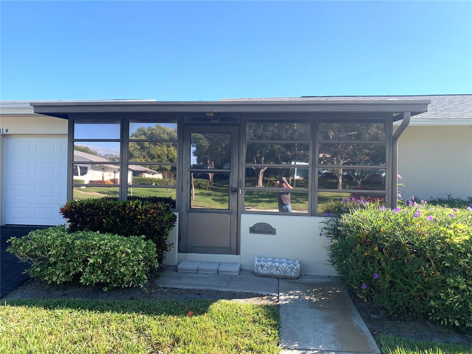 Image 3 of 27 For 2711 Sherbrooke Lane B