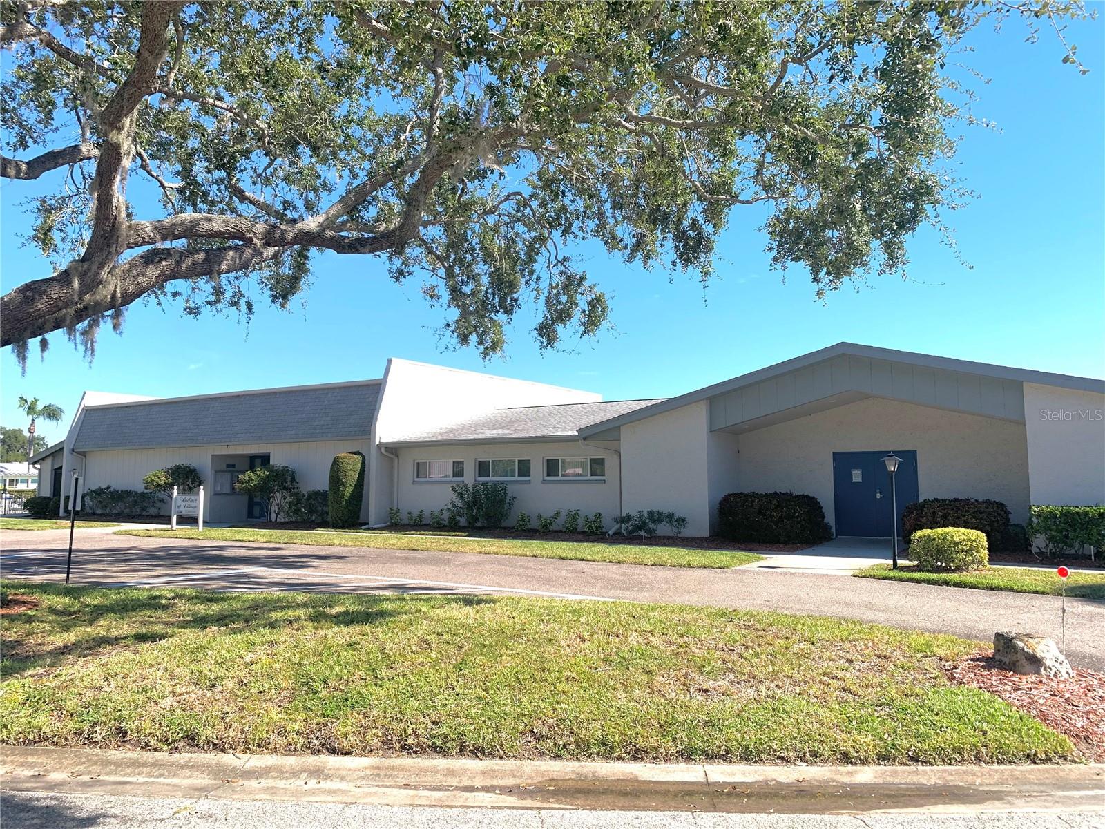 Image 7 of 27 For 2711 Sherbrooke Lane B