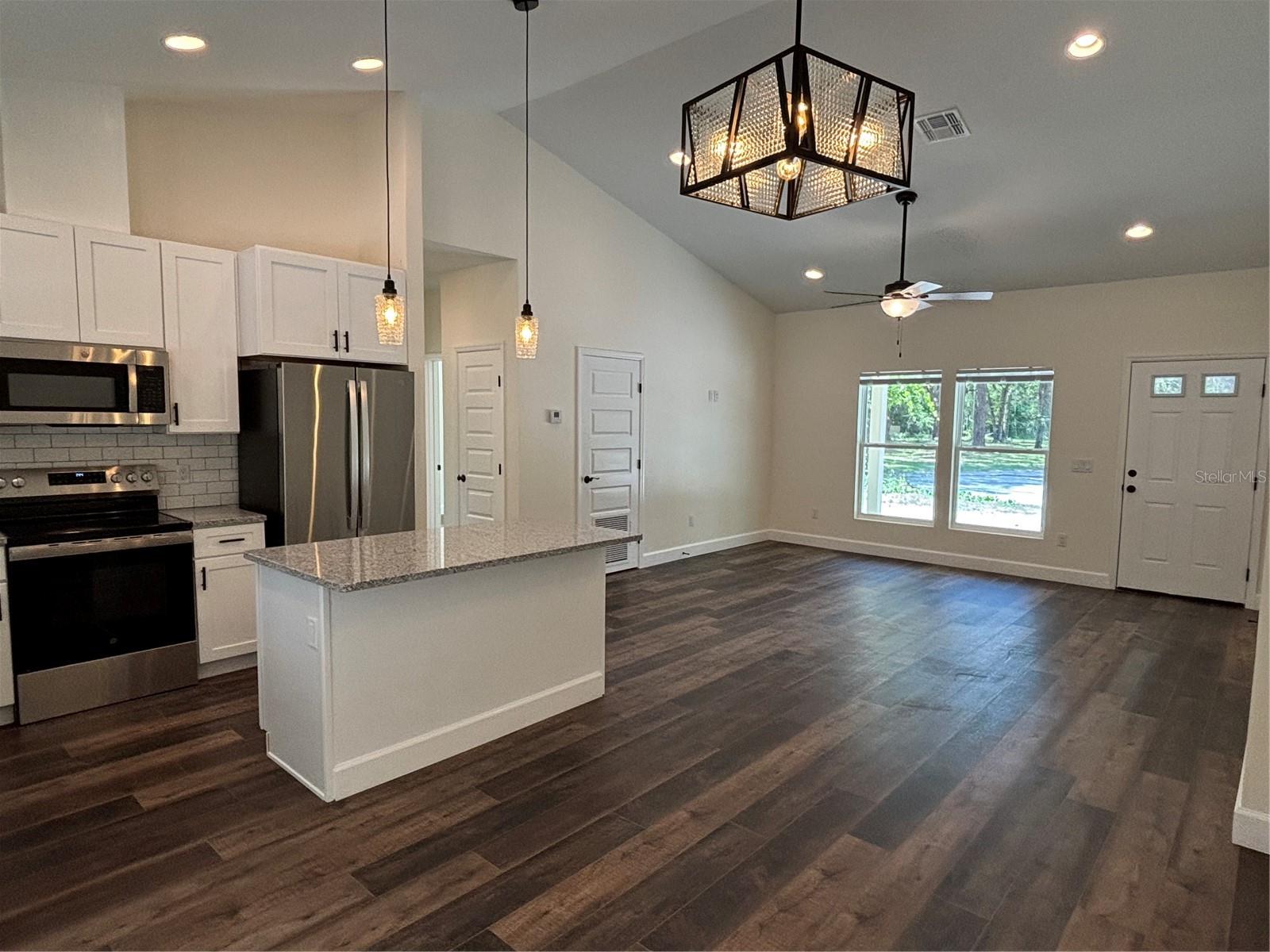 Image 10 of 26 For 207 8th Street