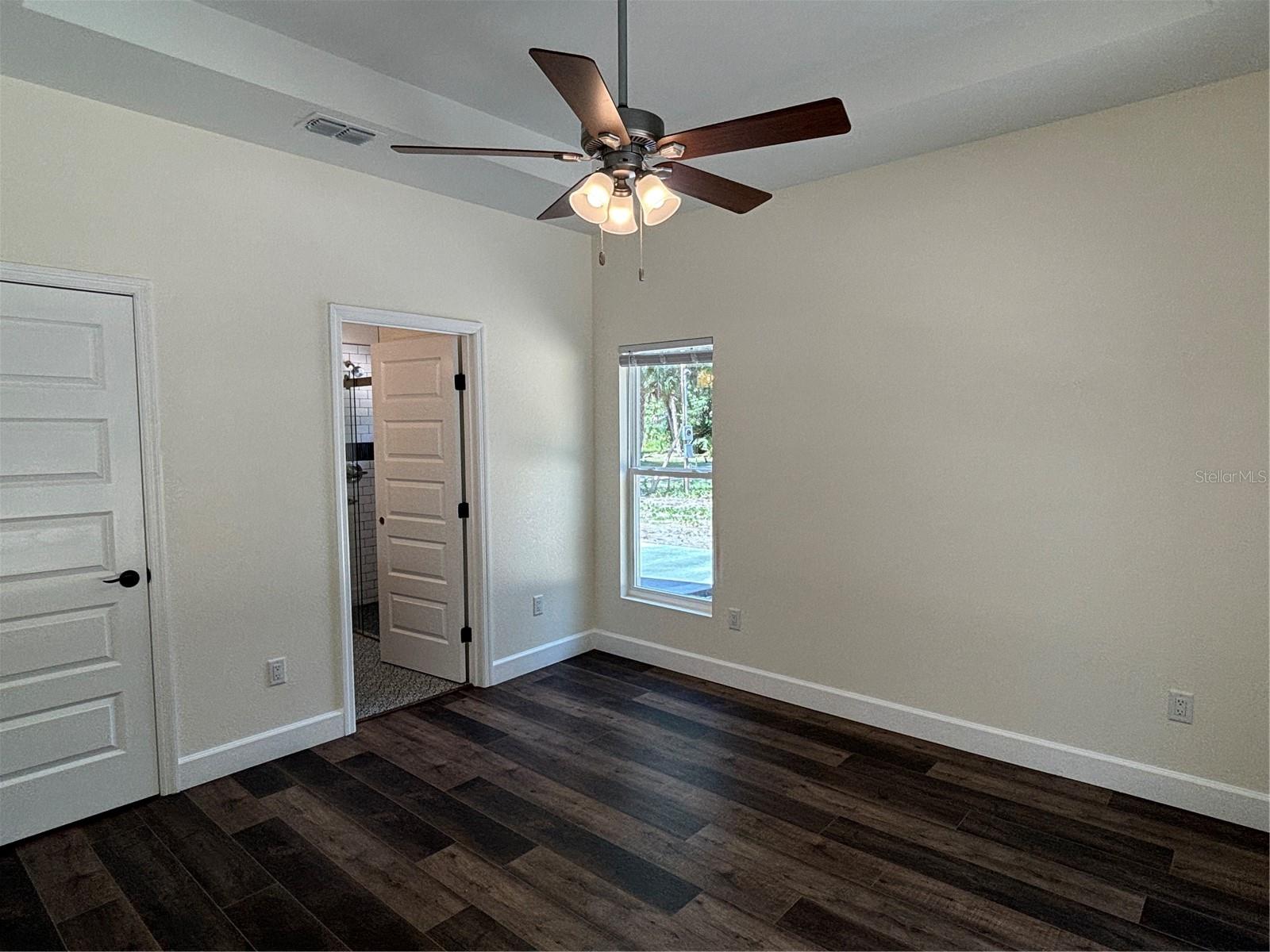 Image 14 of 26 For 207 8th Street