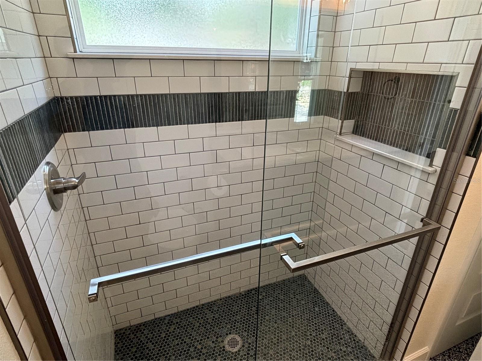 Image 18 of 26 For 207 8th Street