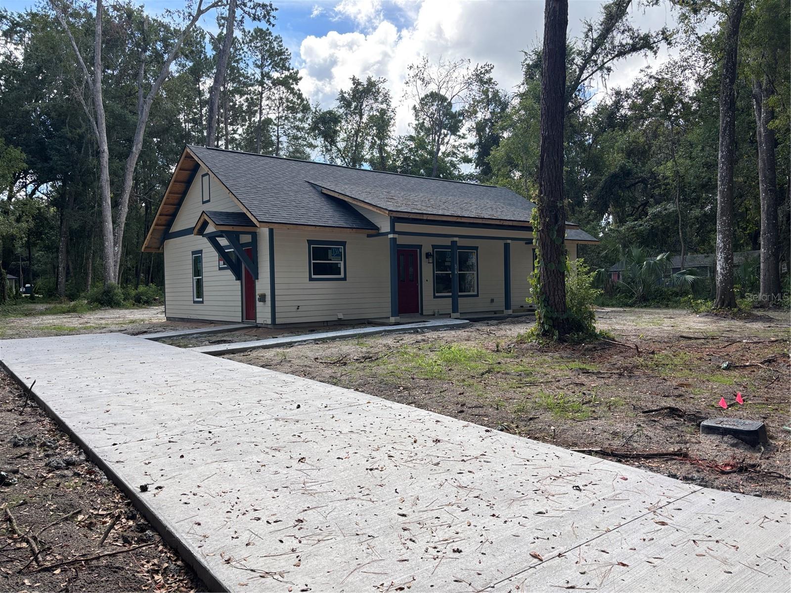 Image 3 of 26 For 207 8th Street
