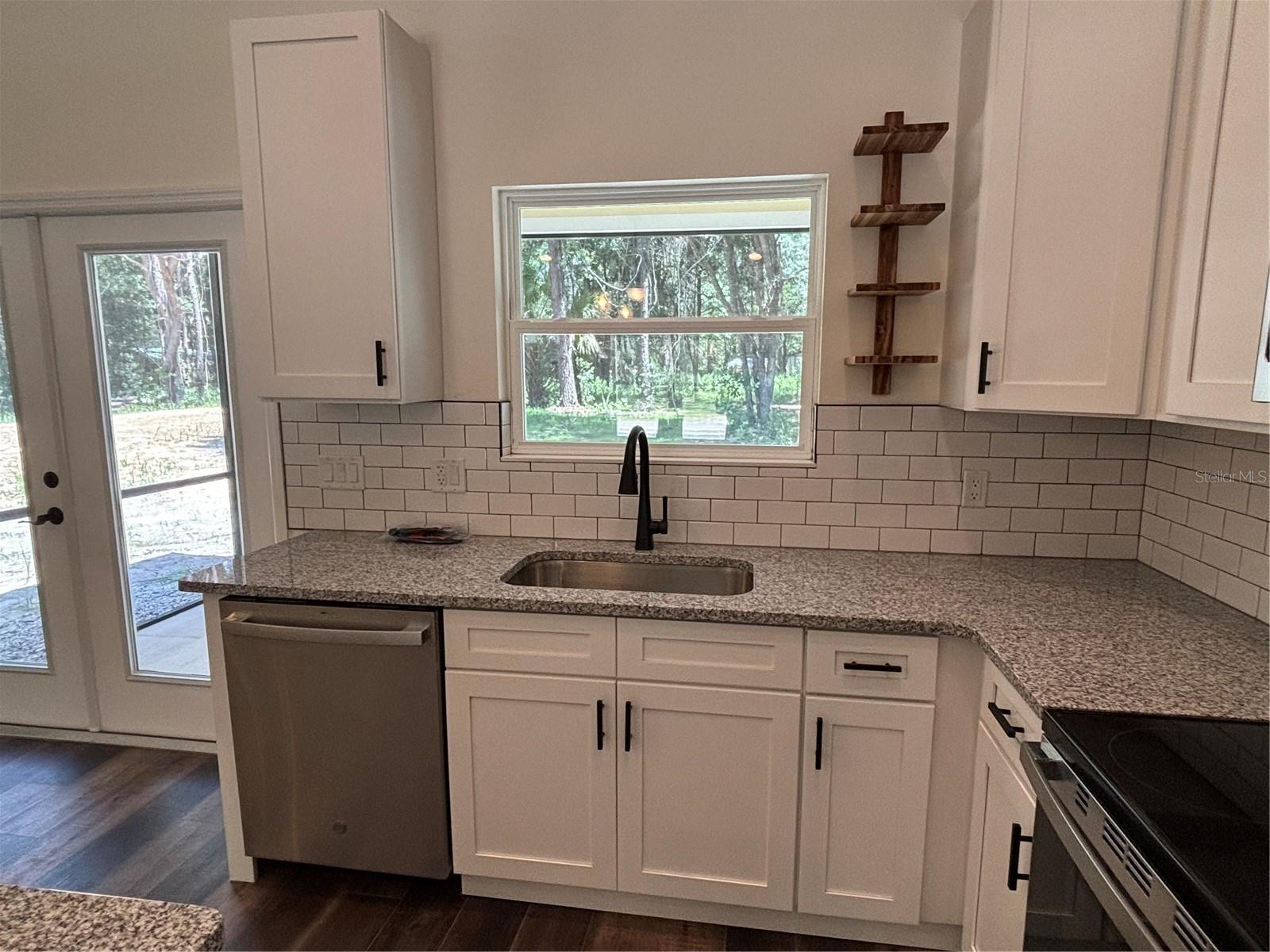 Image 8 of 26 For 207 8th Street