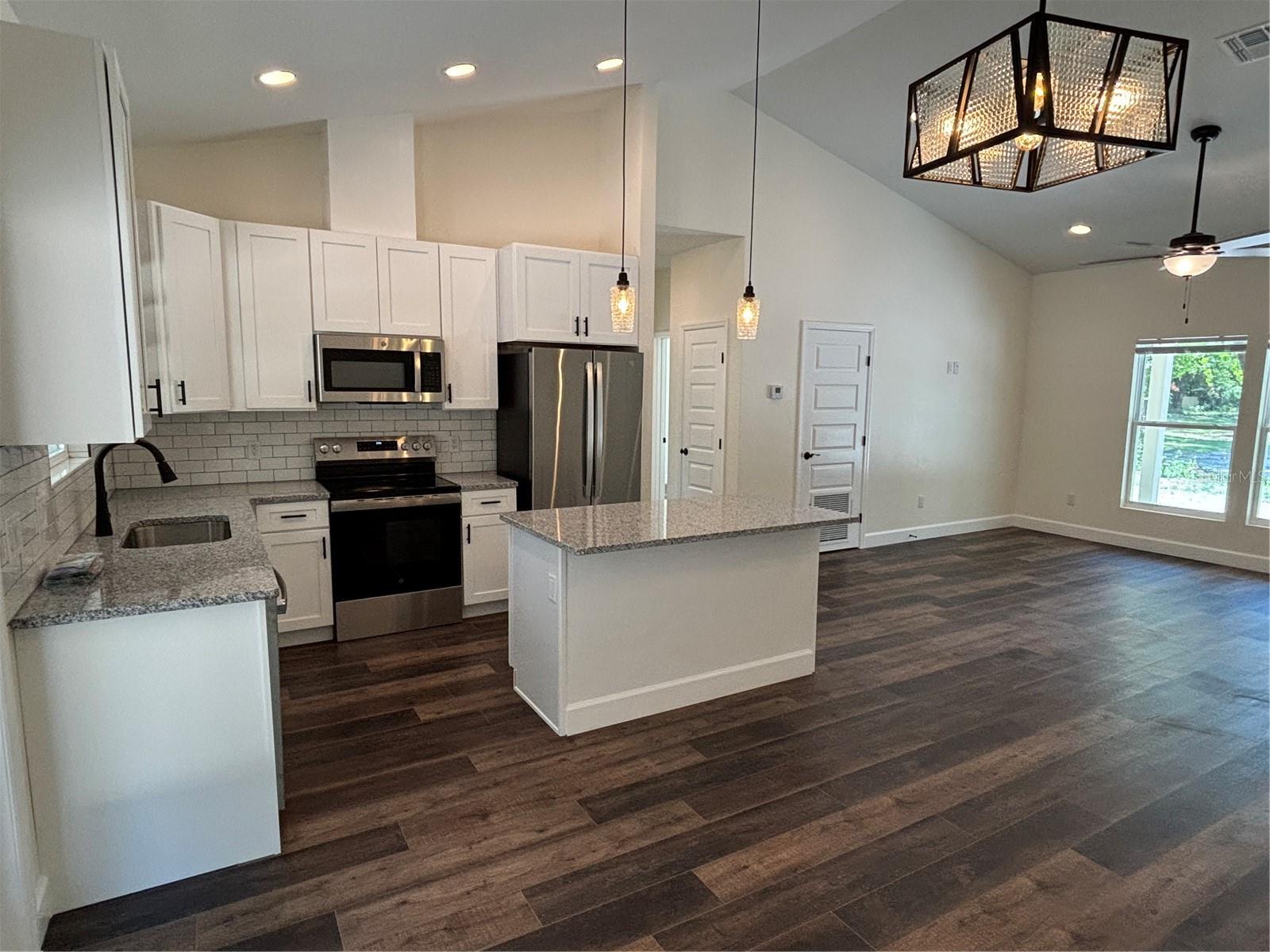 Image 9 of 26 For 207 8th Street