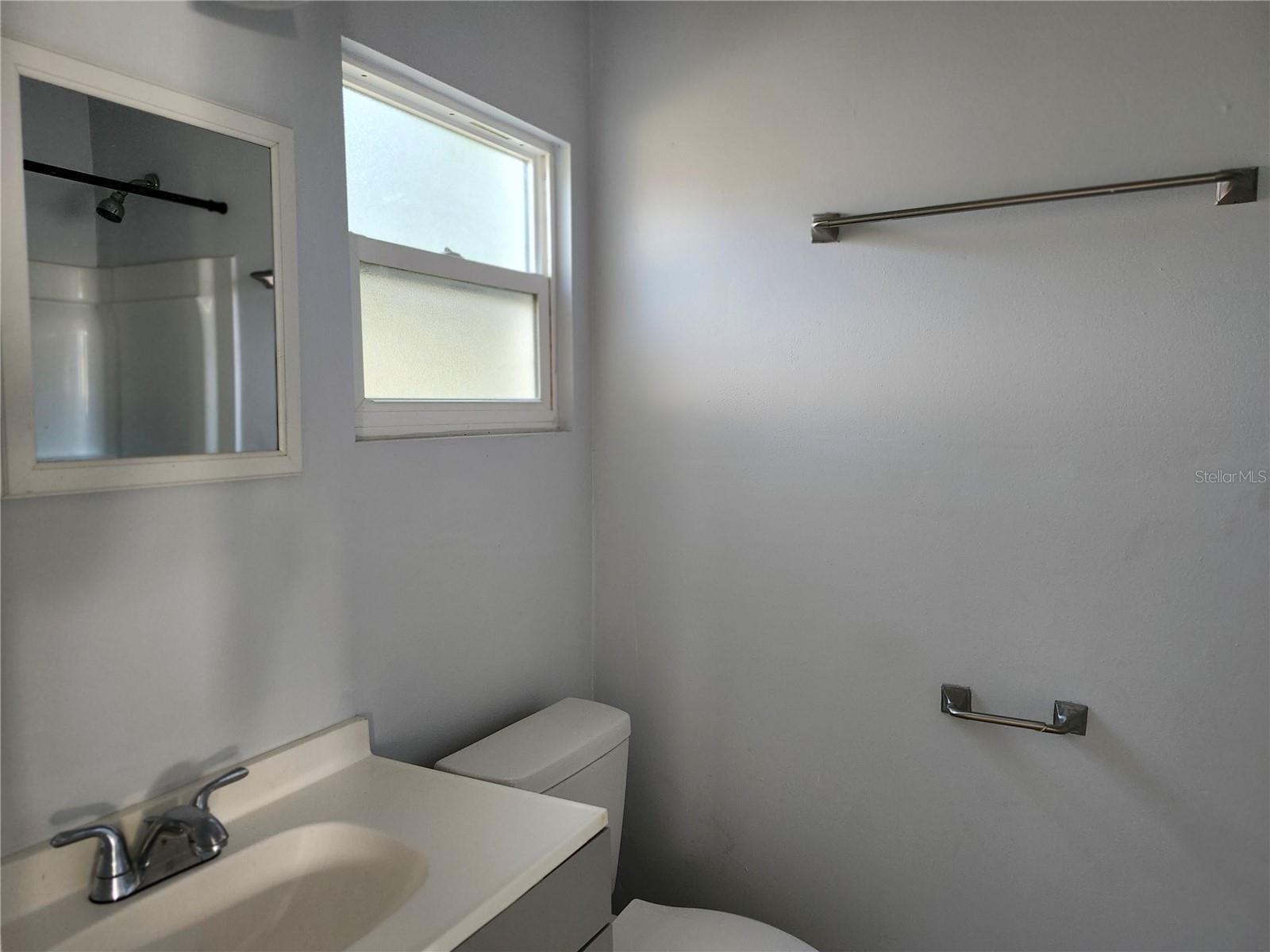 Image 7 of 9 For 422 9th Av  