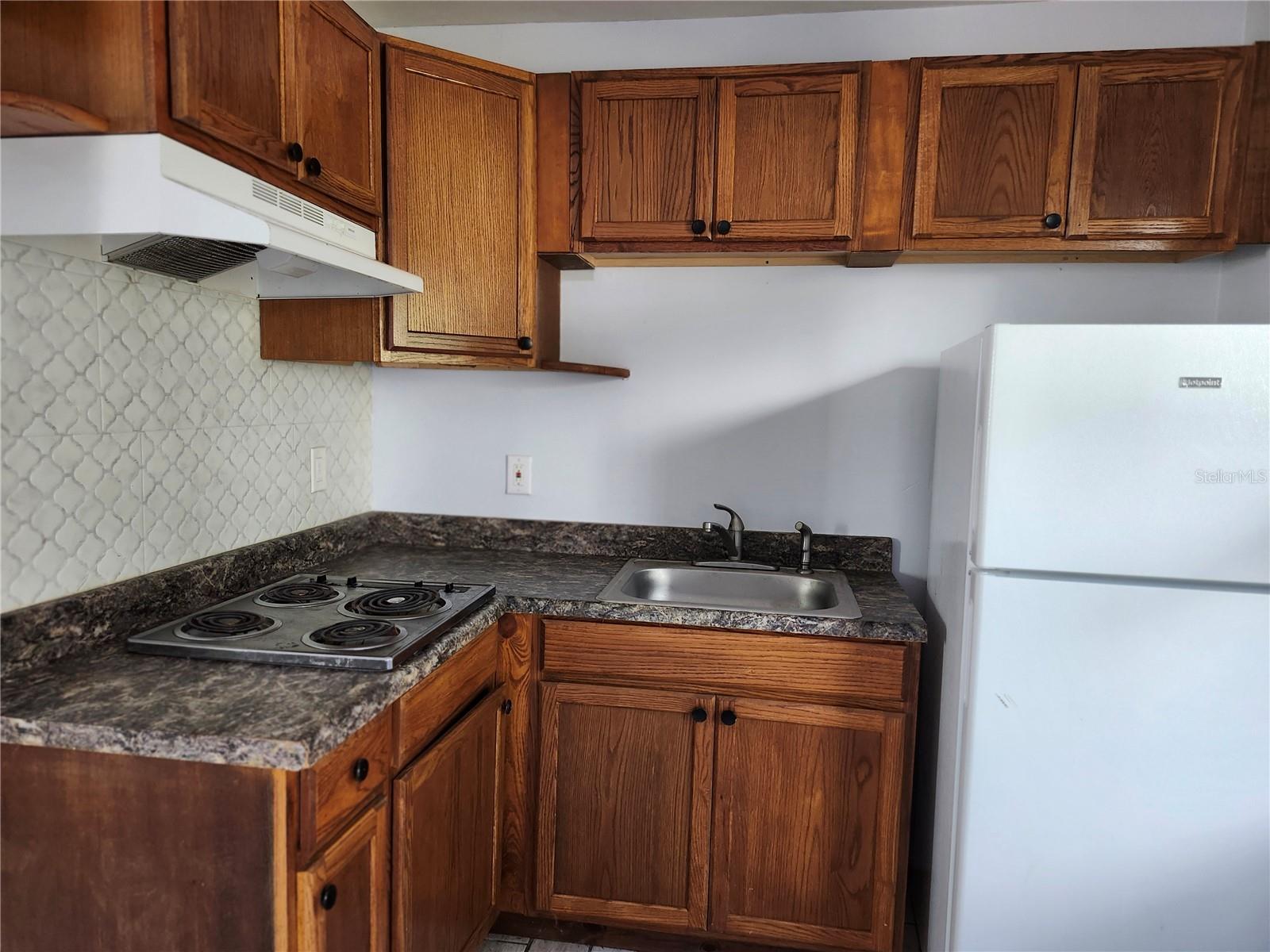 Image 8 of 9 For 422 9th Av  