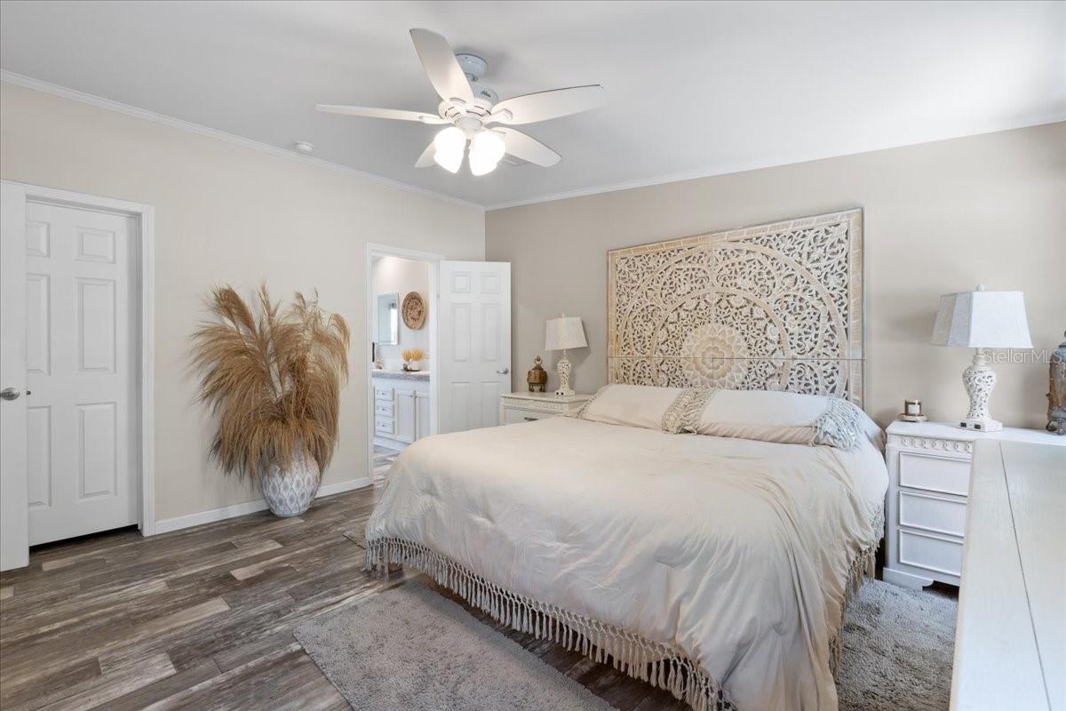 Image 14 of 59 For 6389 6th Place