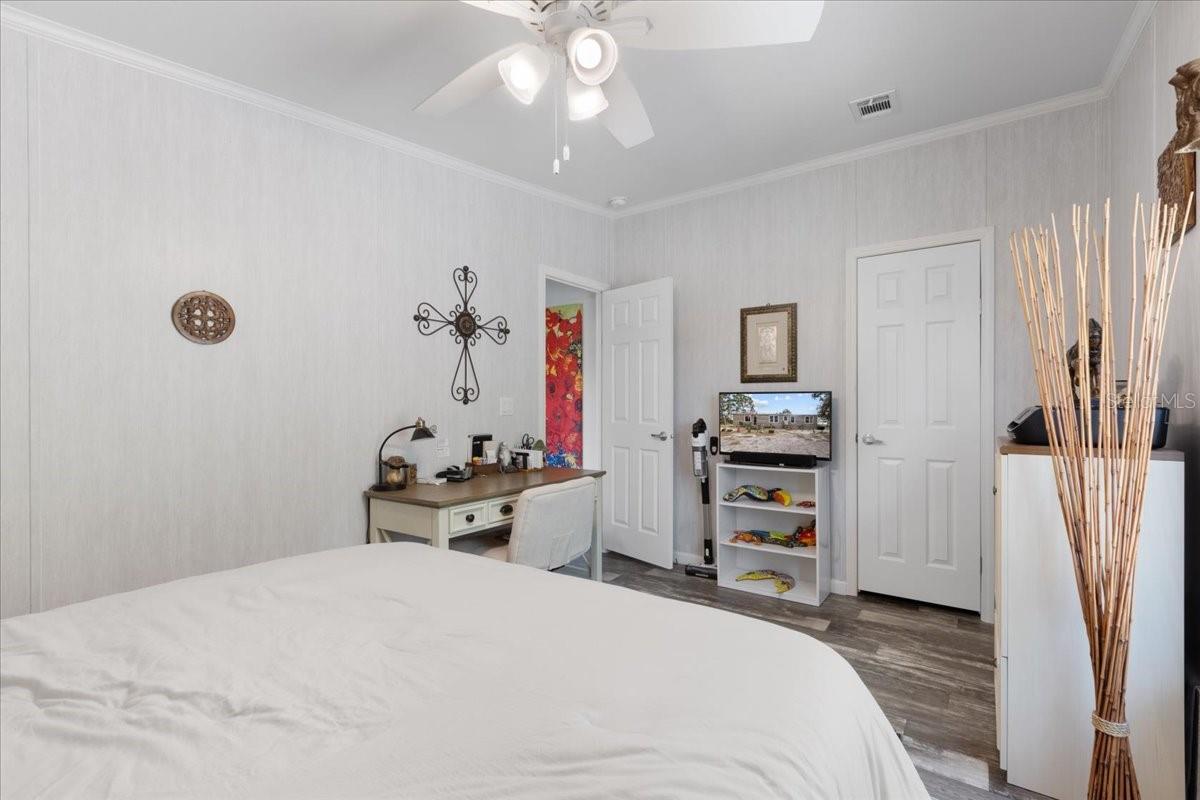 Image 23 of 59 For 6389 6th Place