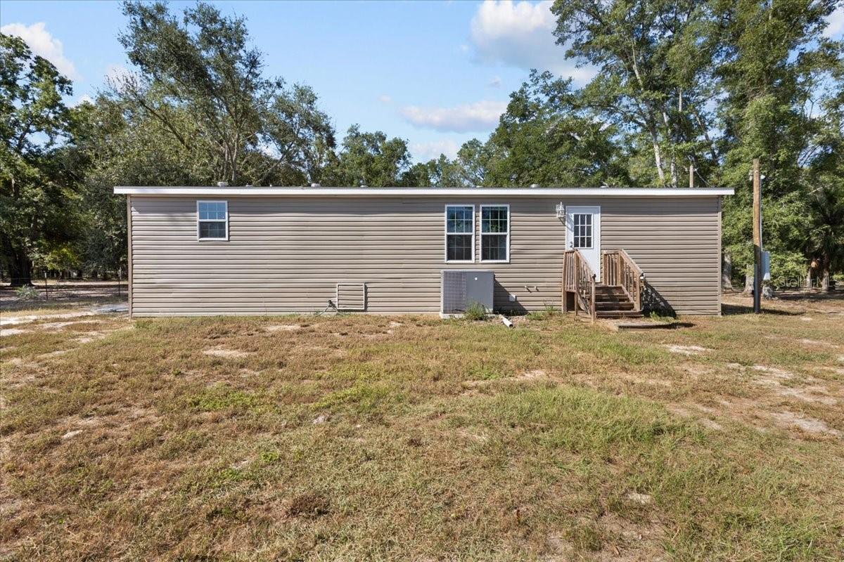 Image 3 of 59 For 6389 6th Place