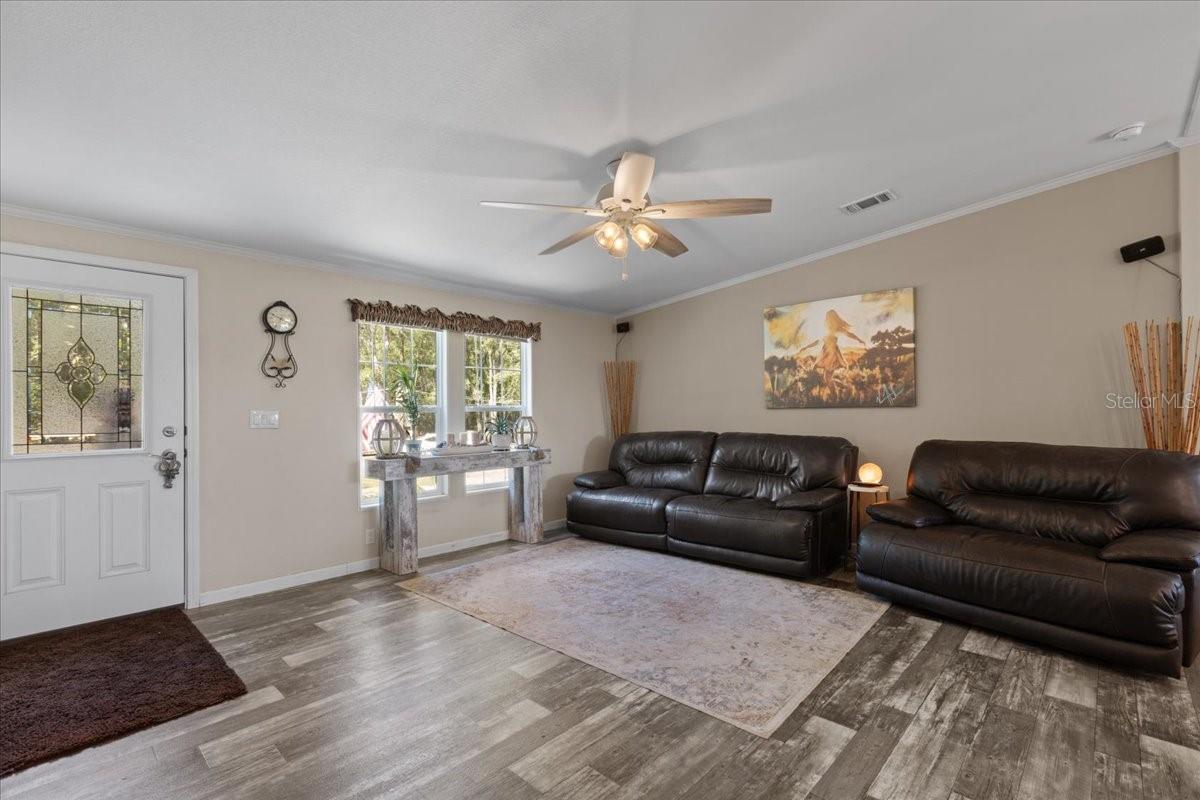 Image 8 of 59 For 6389 6th Place