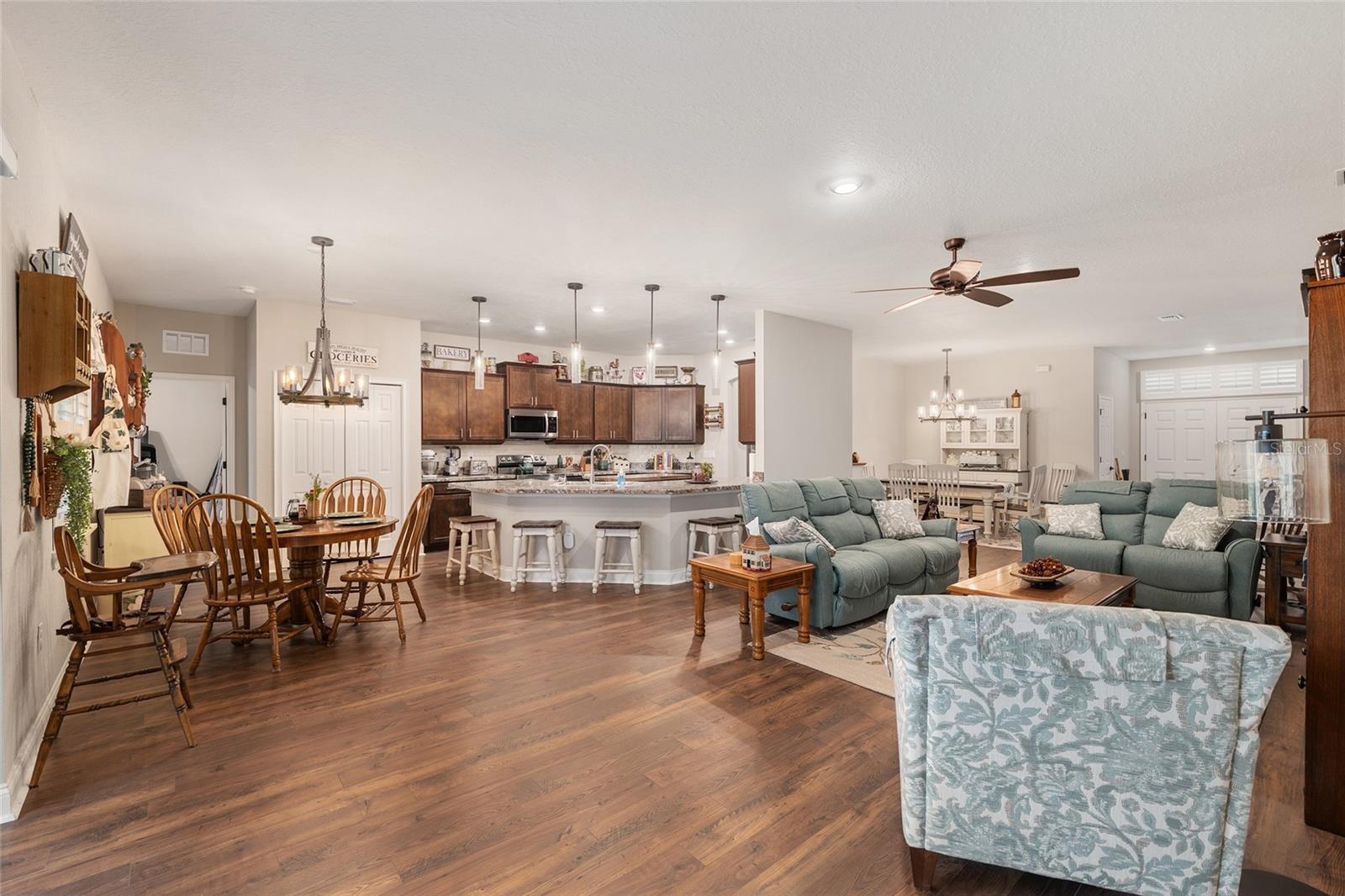 Image 17 of 51 For 5549 112th Street