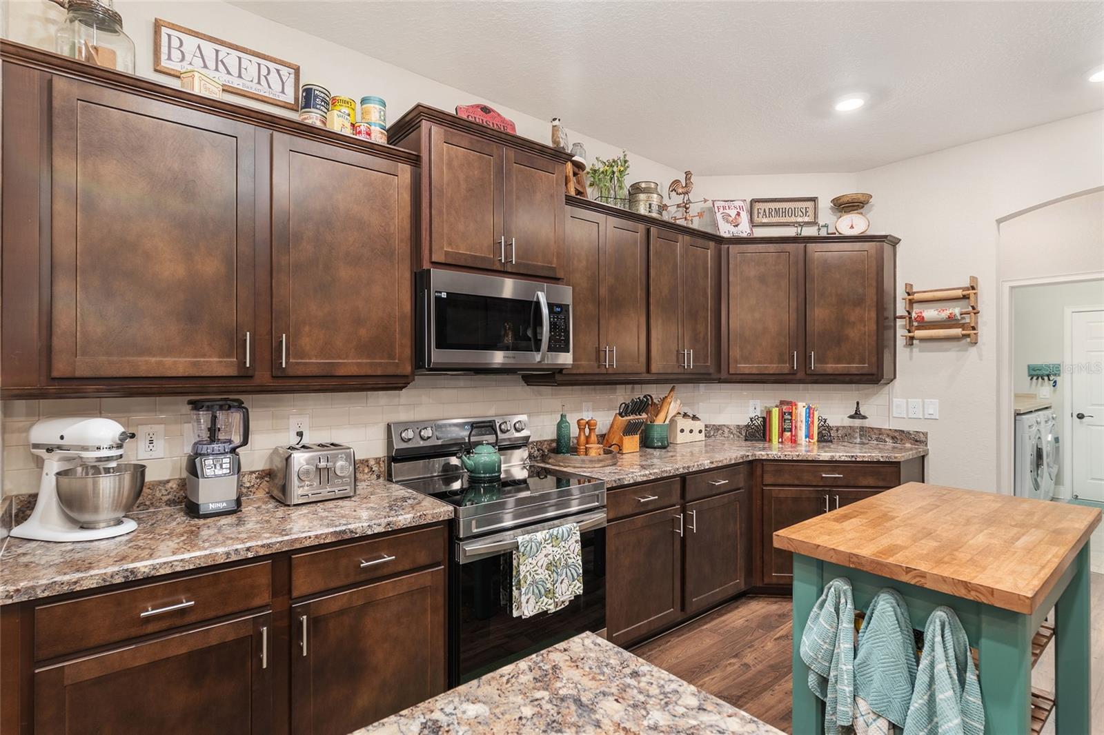 Image 23 of 51 For 5549 112th Street
