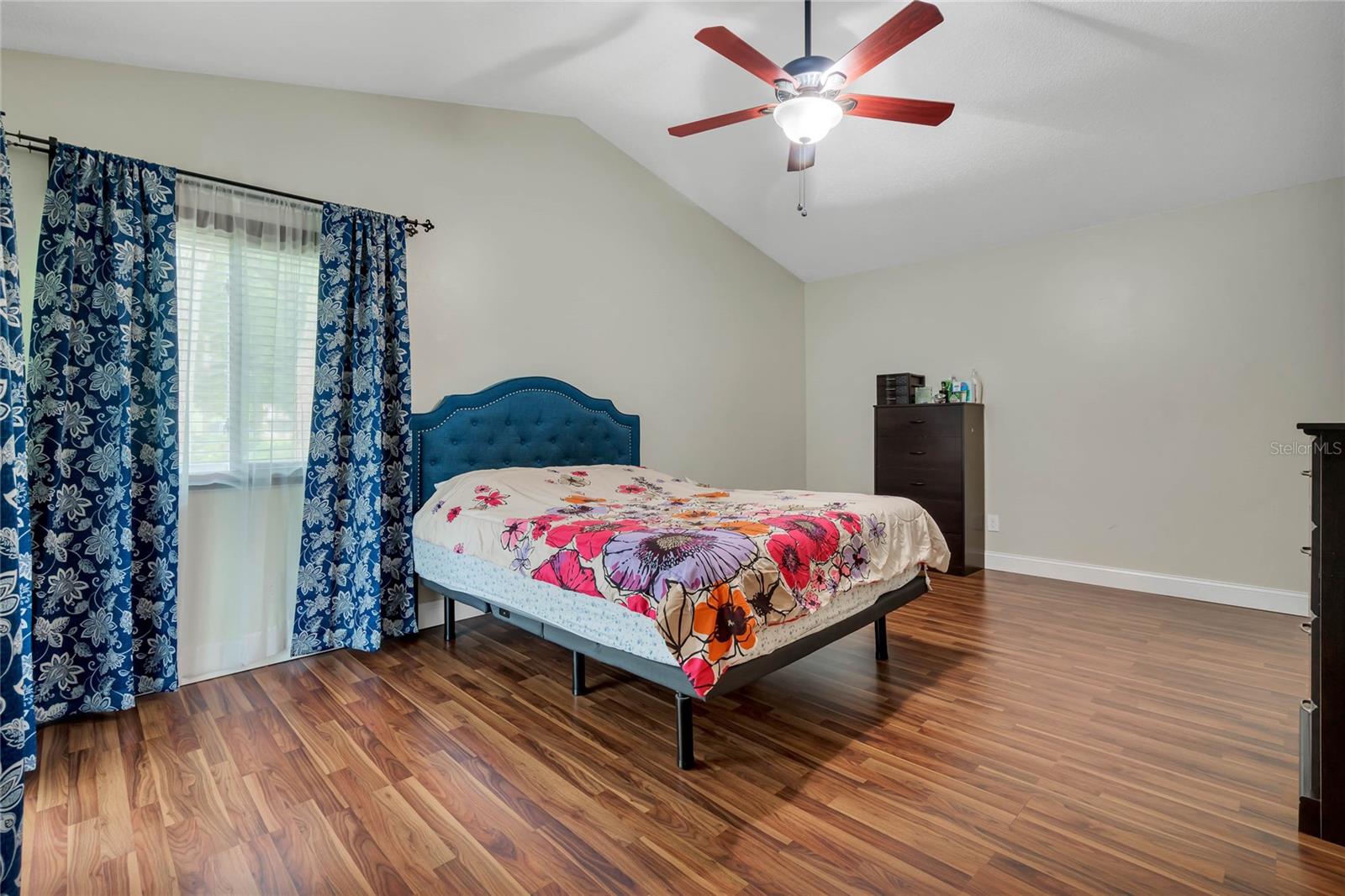 Image 13 of 29 For 701 Castlewood Drive