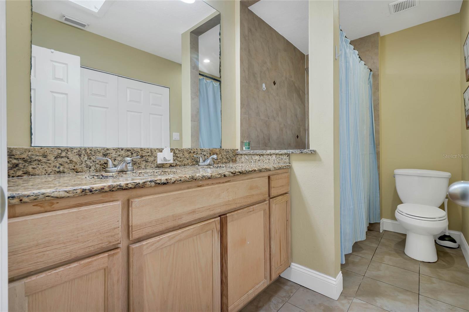 Image 17 of 29 For 701 Castlewood Drive