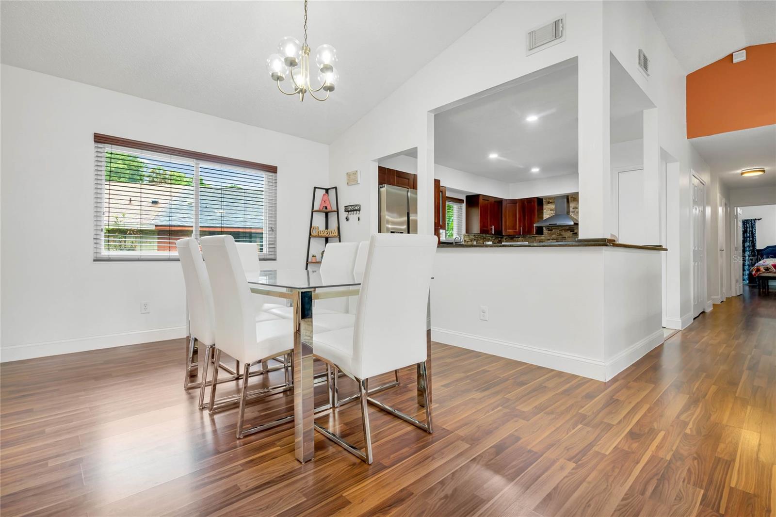 Image 6 of 29 For 701 Castlewood Drive