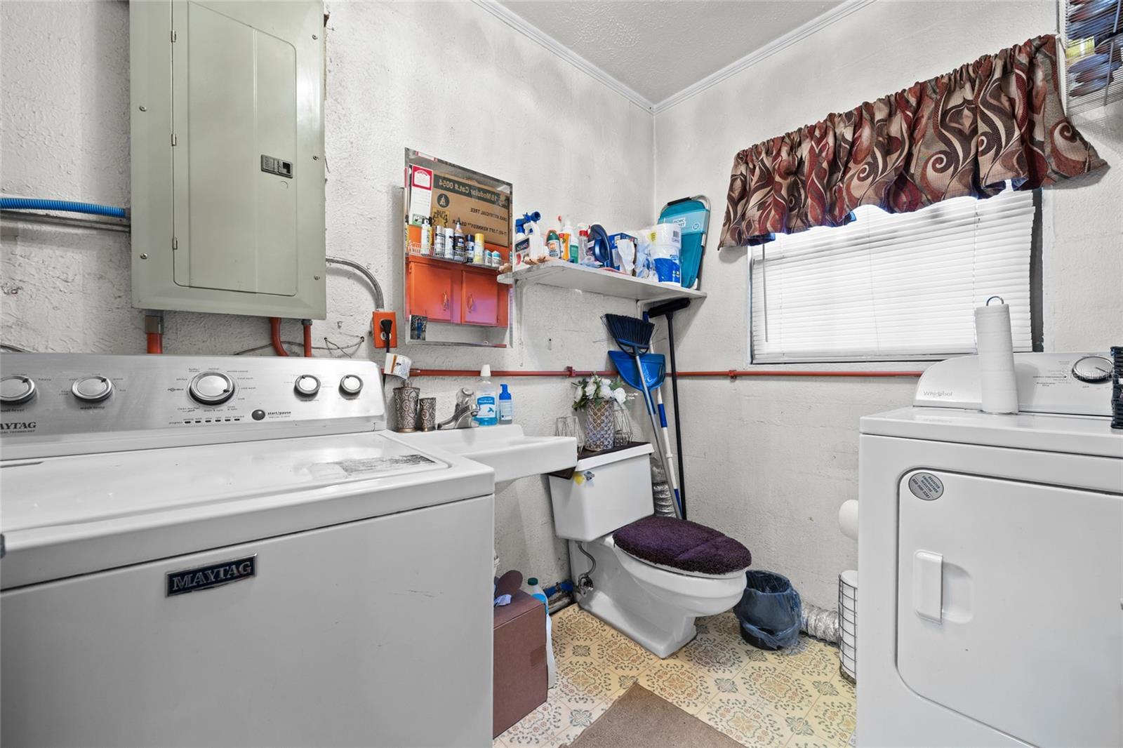 Image 10 of 19 For 1366 Baya Drive